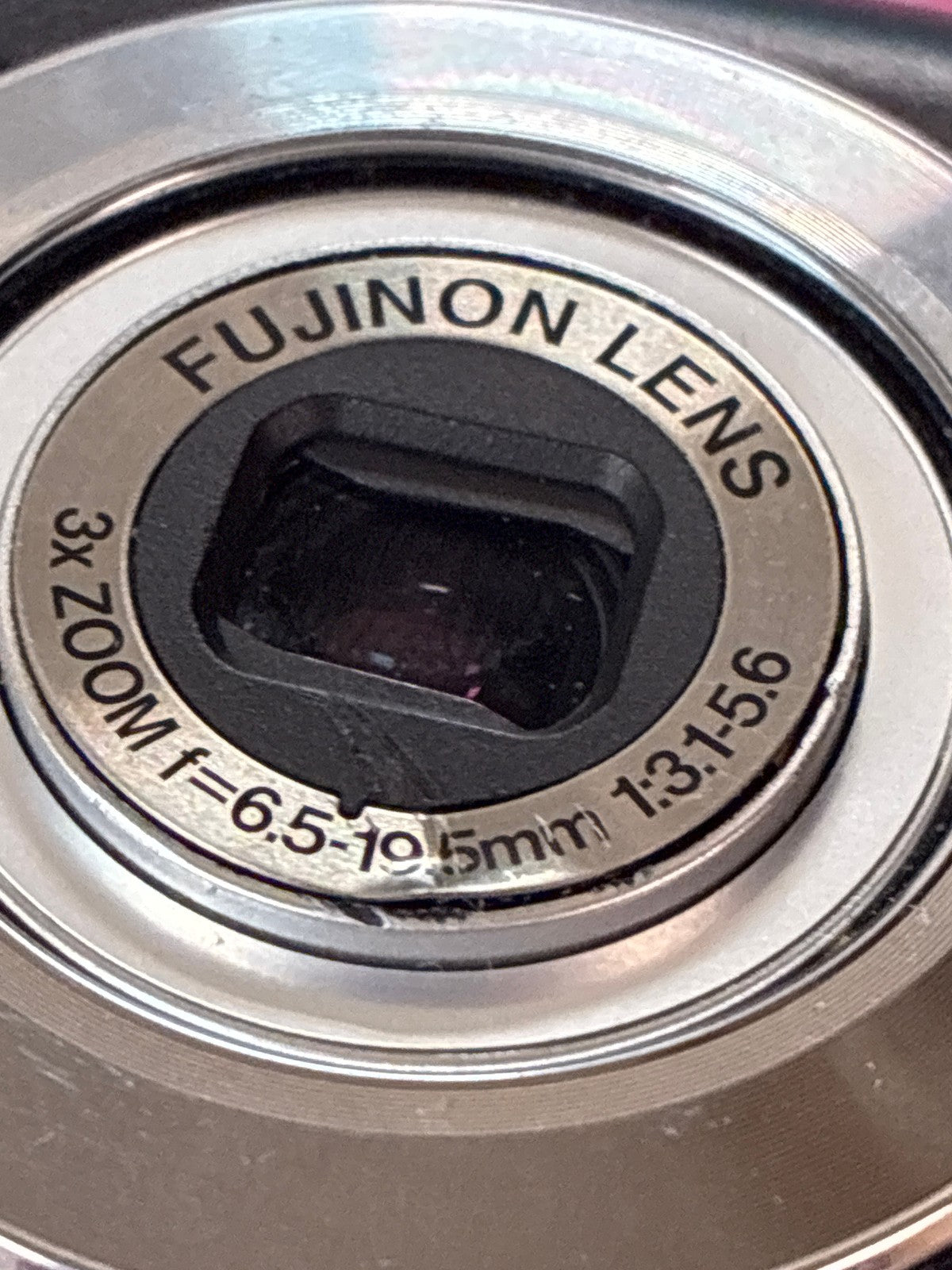 🔥 Fujifilm FinePix JV200 14MP Digital Camera - For Parts/Repair Lens Damage