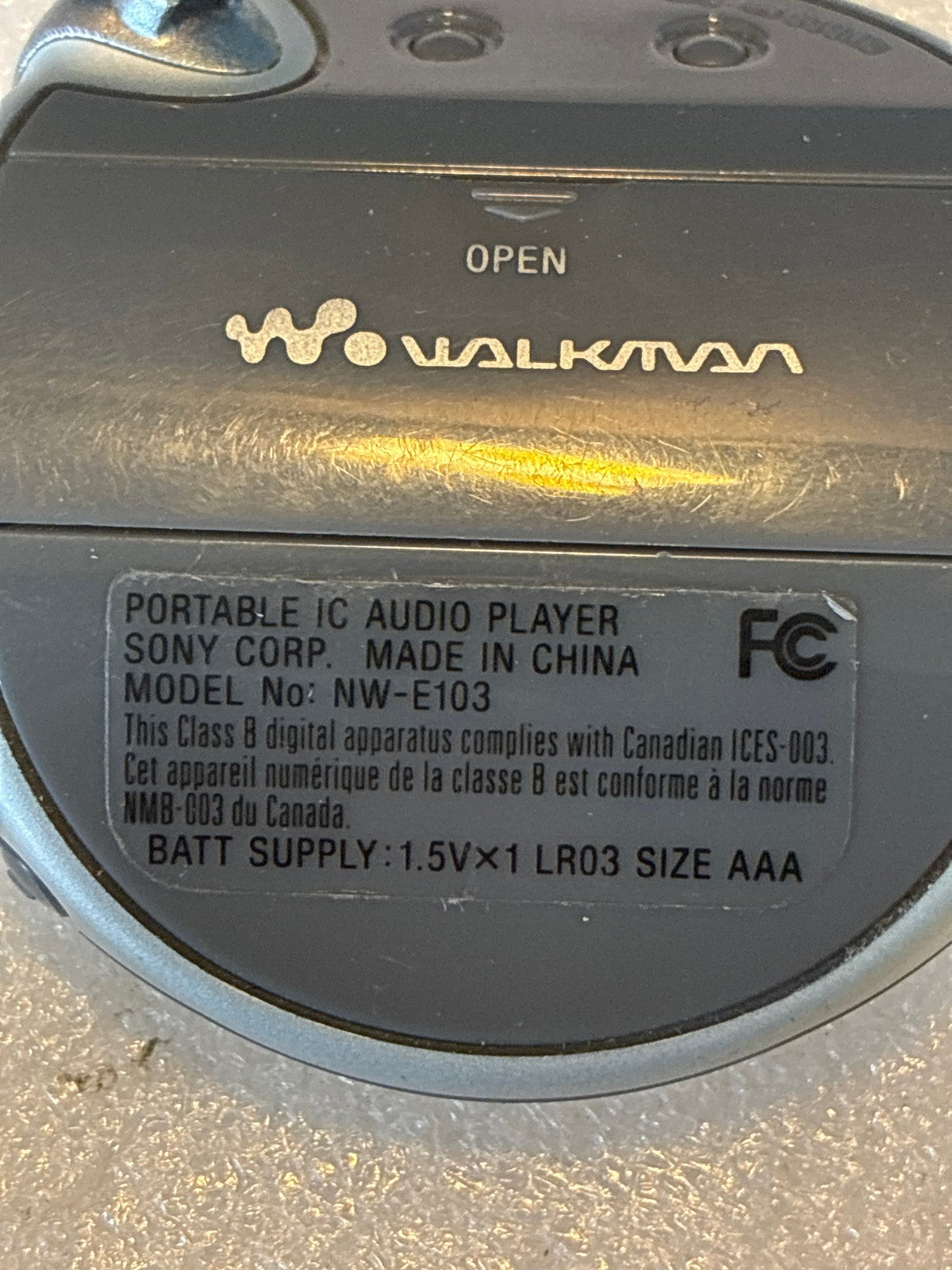 🔥 Sony Network Walkman NW-E103 Portable MP3 ATRAC3plus Player Silver/Gold