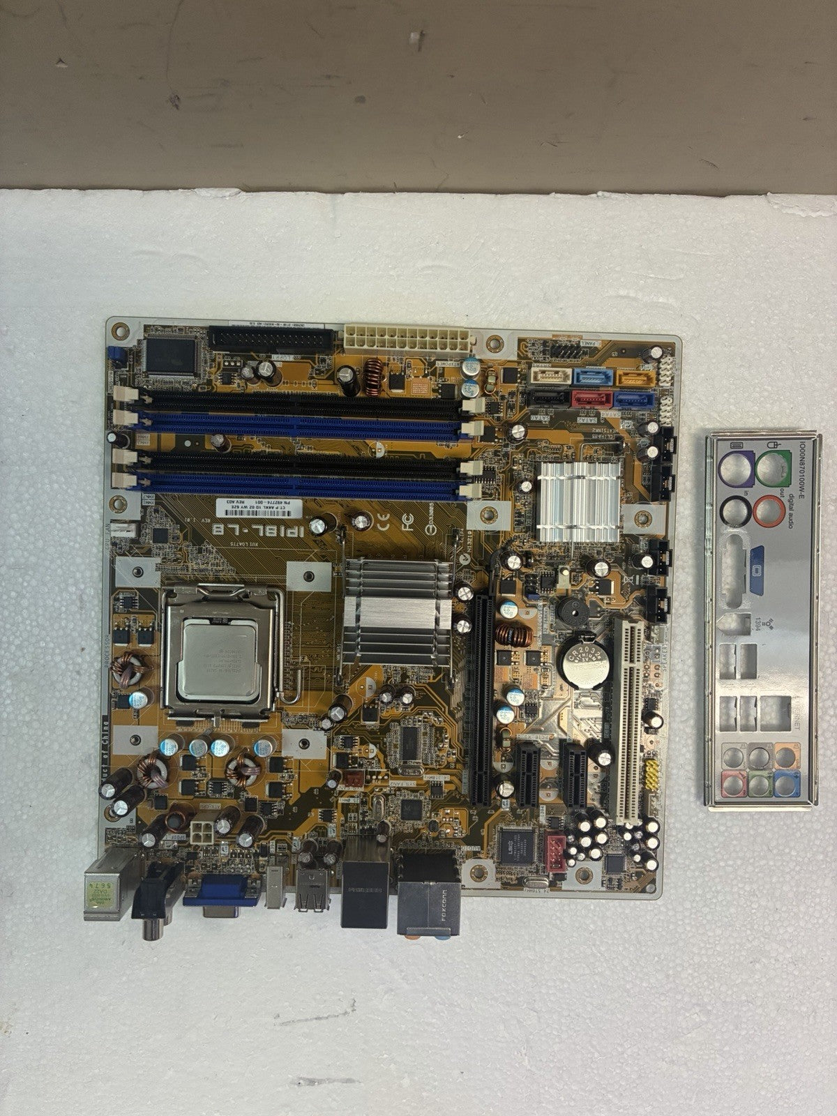 🔥 ASUS IPIBL-LB w/ Intel 4- Core Q8300 CPU motherboard