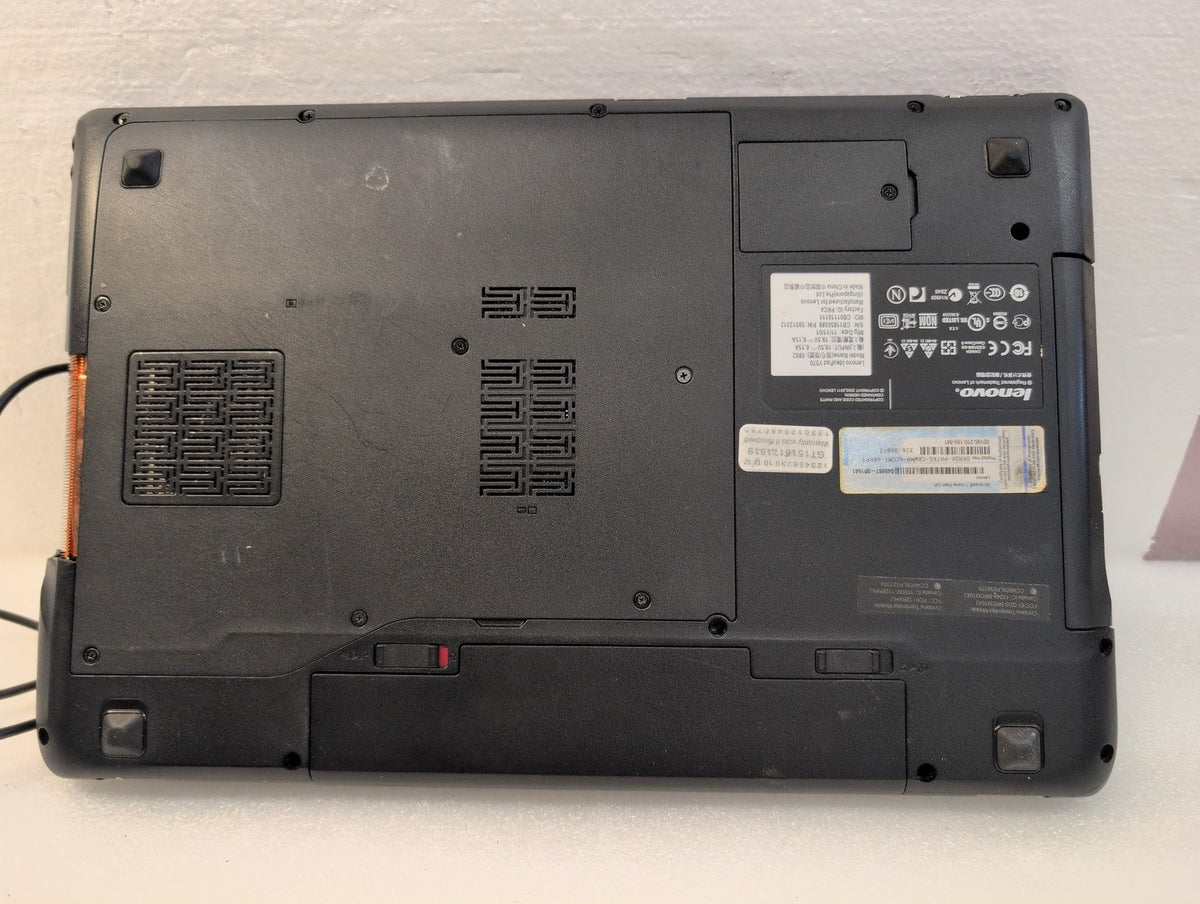🎸 Lenovo IdeaPad Y570 15.6" Laptop i7-2670QM CPU/4GB/750GB HDD/WINXP  (READ)