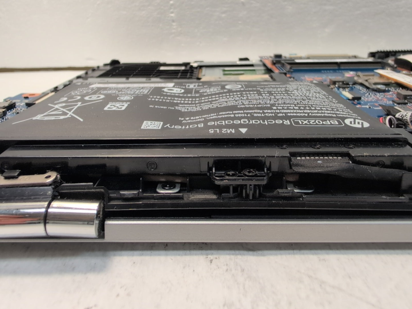 🔥(AS IS, READ) HP Pavilion 15-au043ca i7 Laptop 15.6"/ i7-6500U/NO RAM/NO SSD -