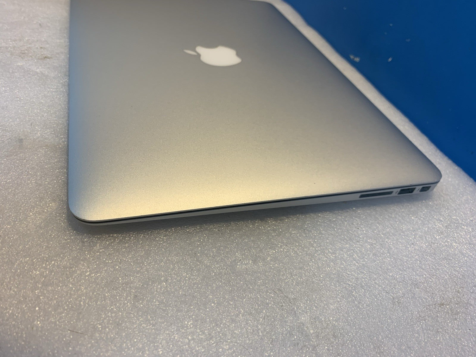 🔥 Nice ~ 2015 Apple MacBook Air 13'' Core i5 4GB 128GB MacOS Monterey
