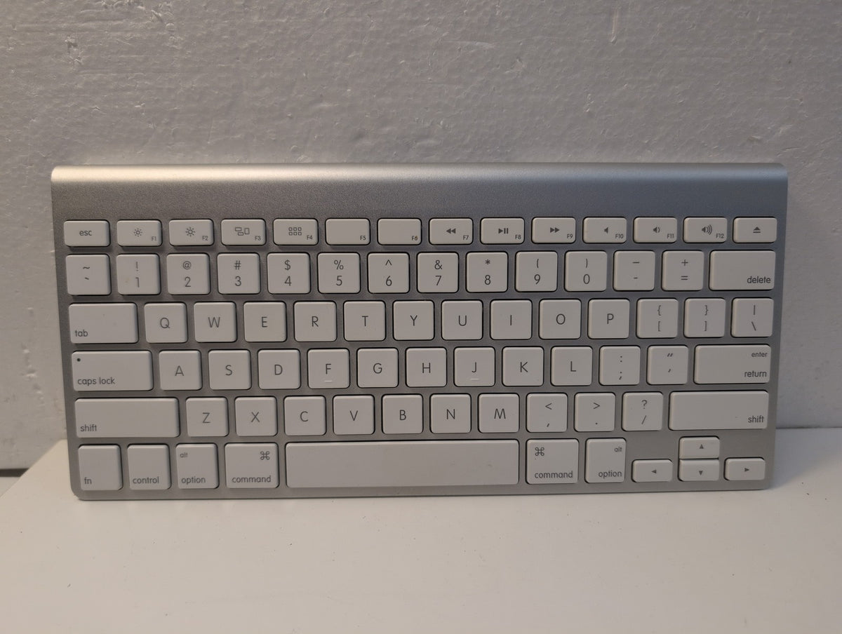 Apple Wireless Keyboard A1314 Bluetooth Compact Silver - US QWERTY with Box -