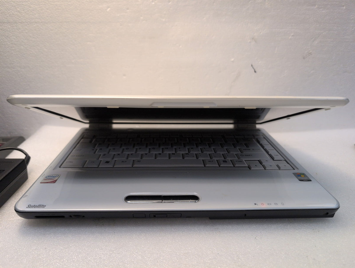 🎸 Toshiba Satellite M300 13.3" Laptop Core 2 Duo 2.0GHz 3GB RAM 250GB HDD WINXP