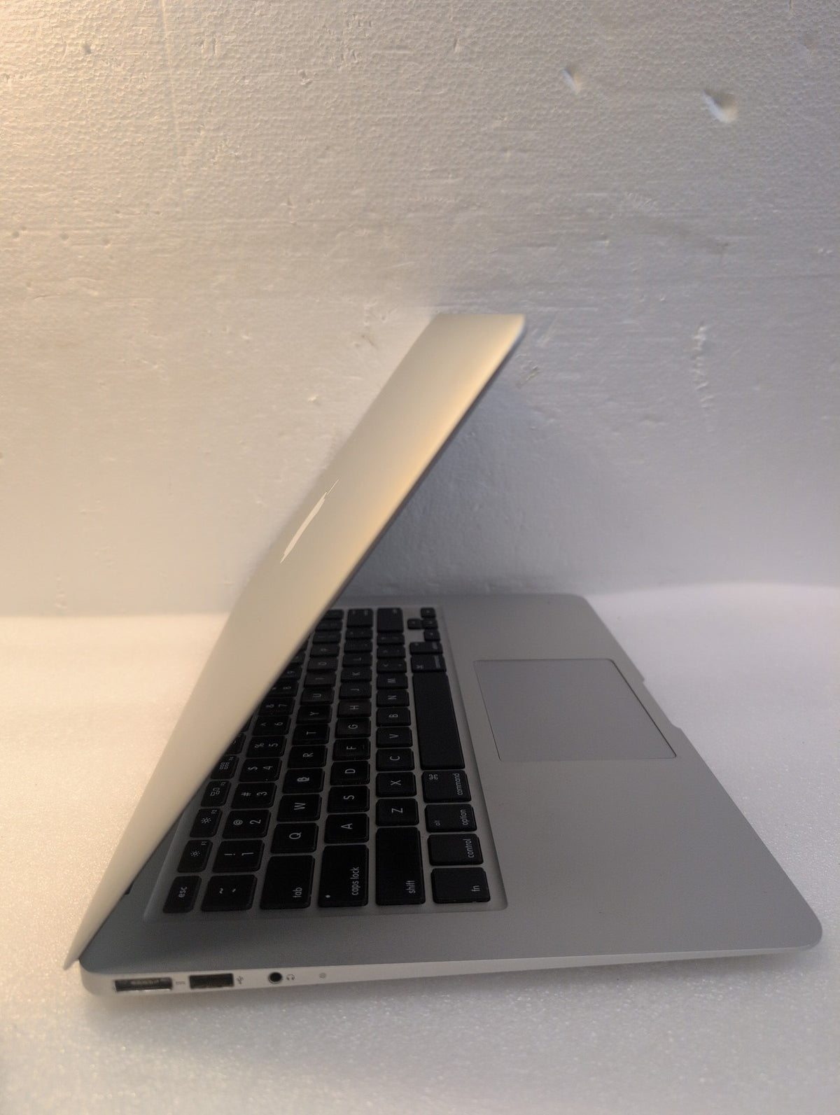 🎸 Apple MacBook Air 13" A1466 Mid 2012 i5-1.8GHz/4GB/256GB SSD Laptop (NO AC)