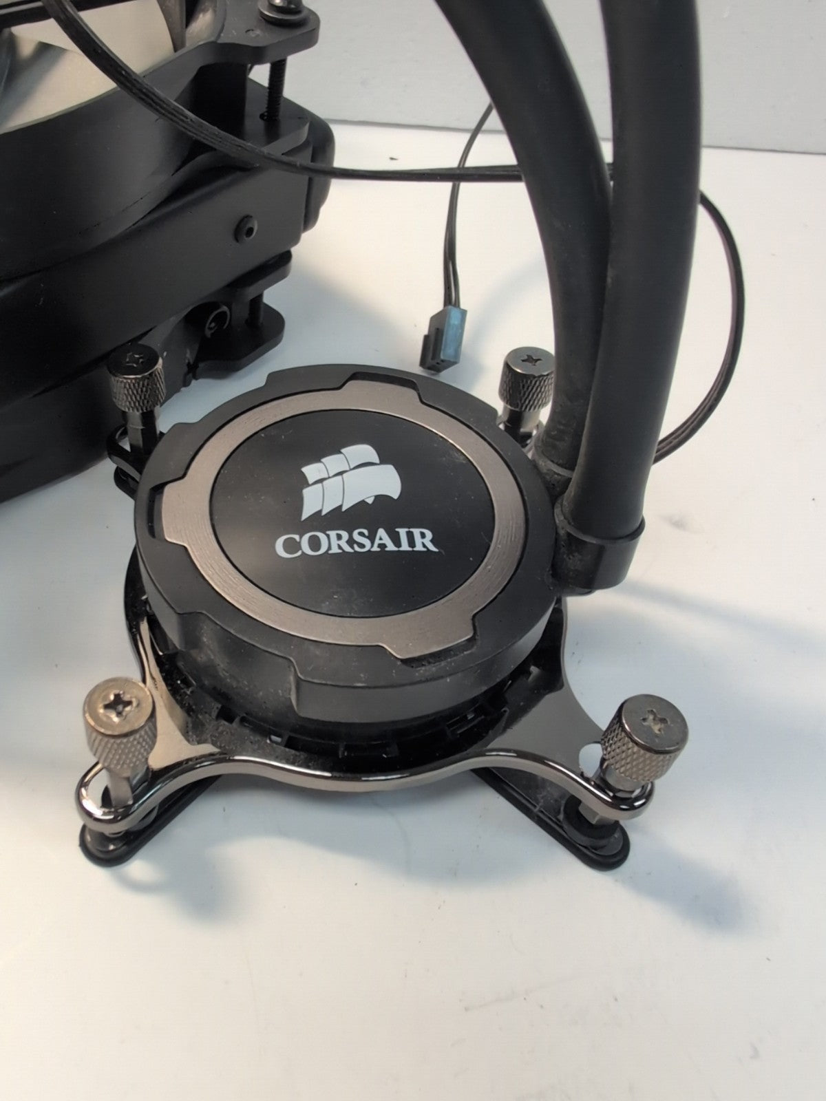 Corsair Hydro H60 High Performance Liquid For AMD CPU Cooler - CW-9060015-WW -