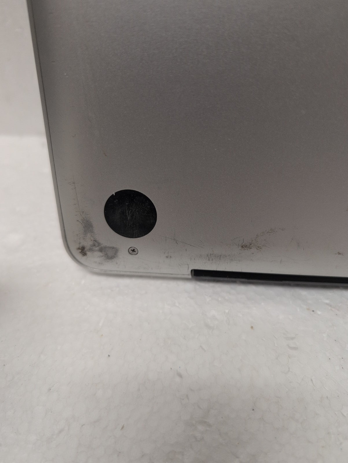 🎸 Apple MacBook Pro 15" A1286 2011  i7- 2.2Ghz /4GB/750GB HDD (Keyboard bad)