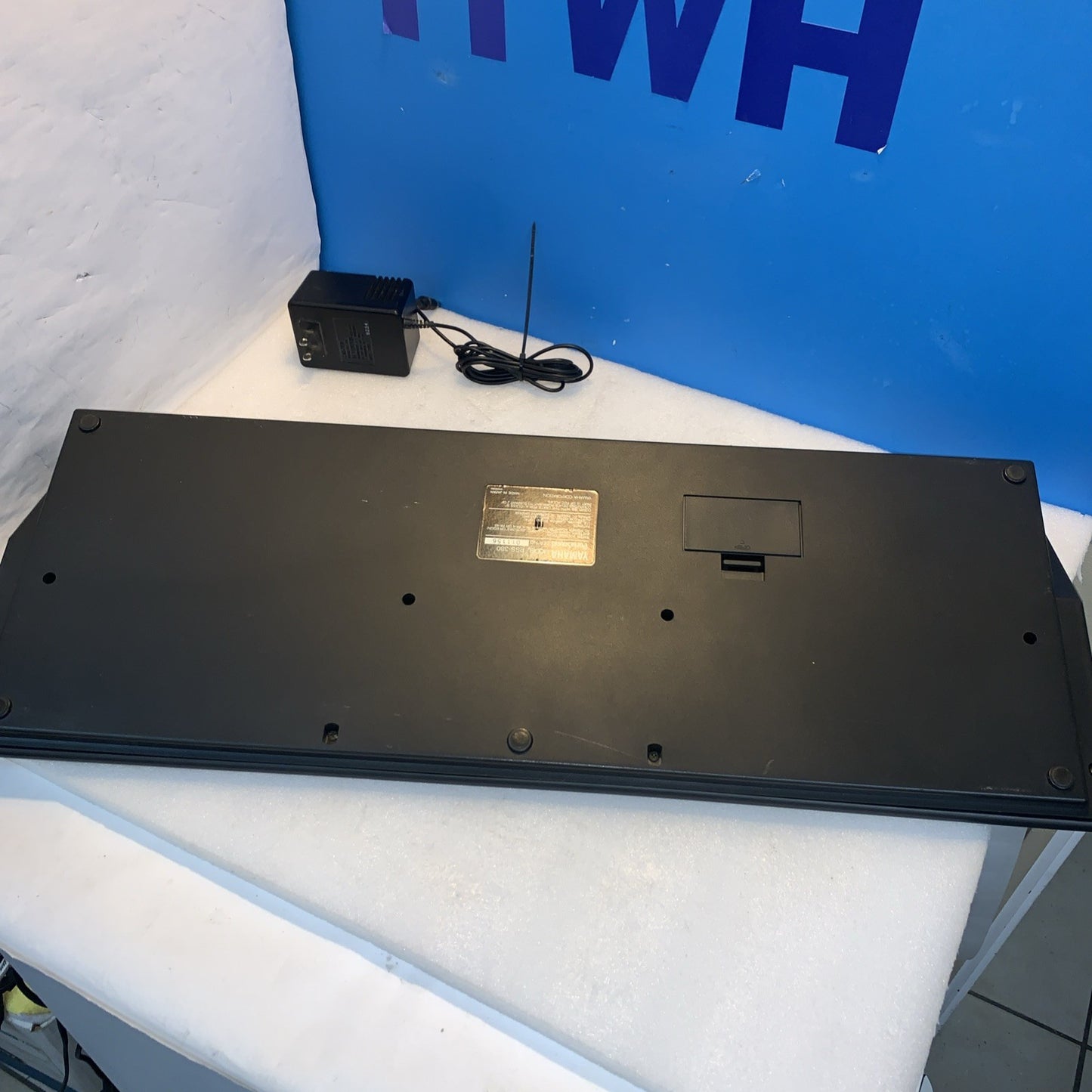 Yamaha Portasound PSS-380 Keyboard with box
