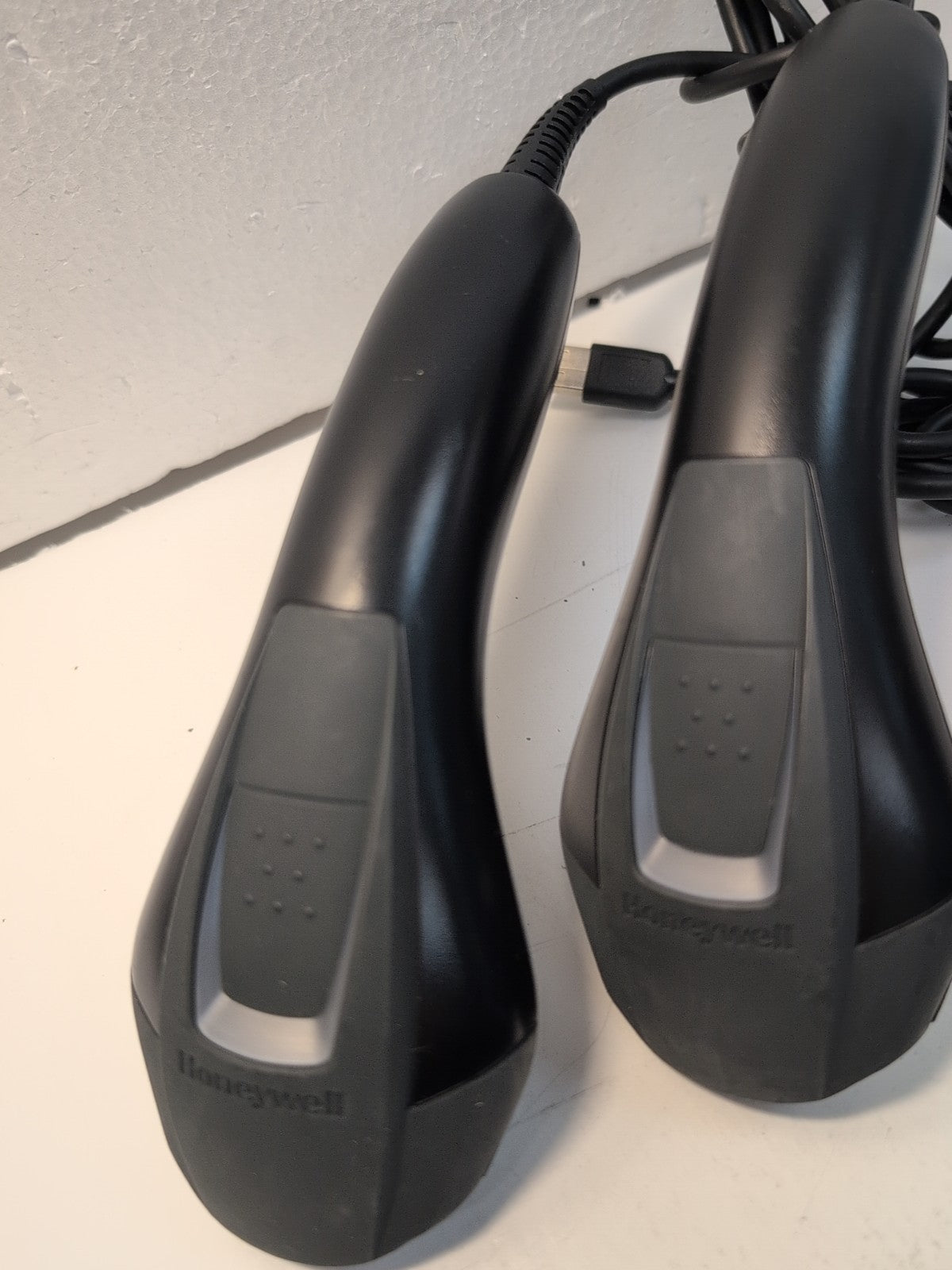 🔥 2x Honeywell Voyager 1400G USB Barcode Scanner Linear 1400G1D-2 TESTED -