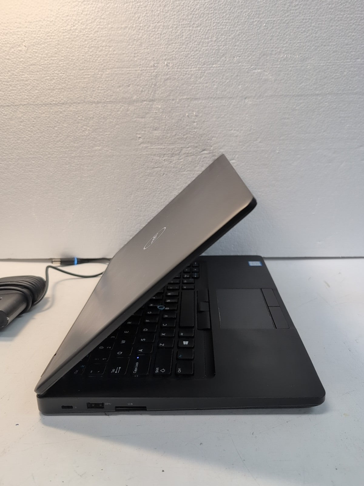 🔥 Dell Latitude 5490 14" Laptop i7-8650U 1.90GHz/ 16GB RAM 512GB NVMe/ Win 11 -