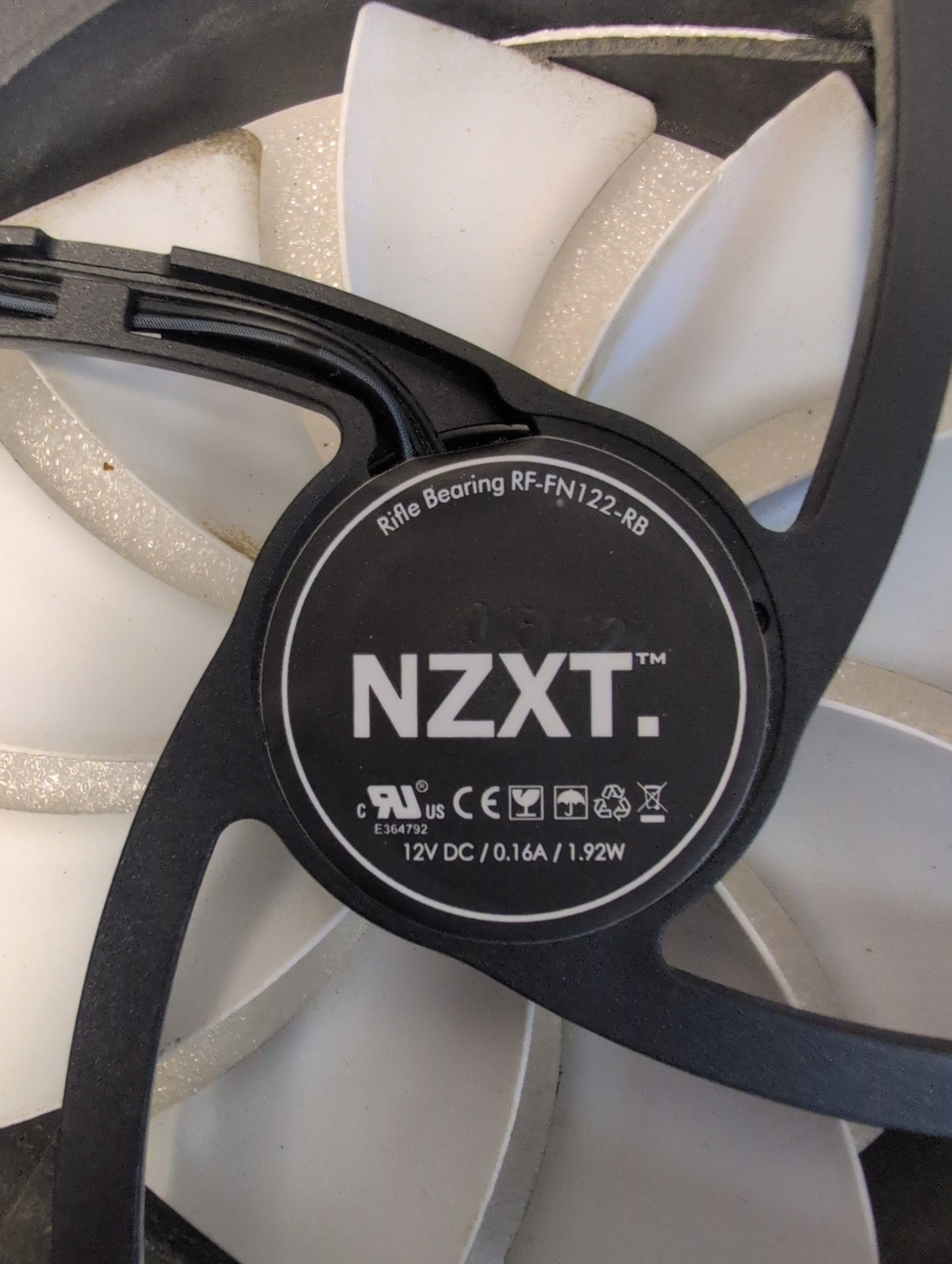 🎸 NZXT Rifle Bearing Case Fans RF-FN122-RB RF-FN142-RB White 3-Pin Lot of 2
