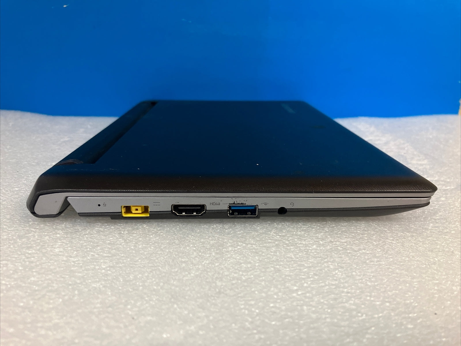 Lenovo IdeaPad Flex 10 Touchscreen Laptop Celeron N CPU, 2GB RAM (Bad Battery) ~