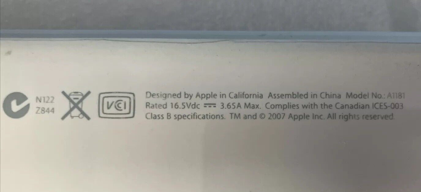~ Apple MacBook 13" Laptop 2008 A1181 Intel C2D CPU / 2GB / 160GB HDD (Read) ~