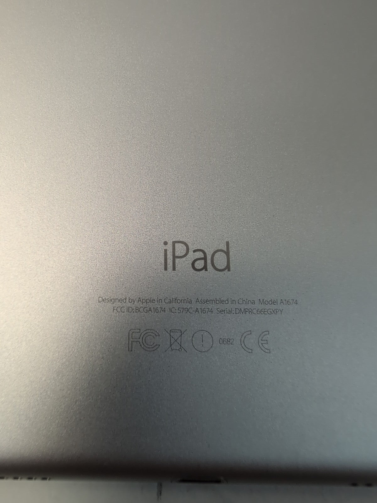 🔥 Apple iPad Pro 9.7-inch A1674 WIFI ONLY 32GB White OS 16.7 (READ)  -