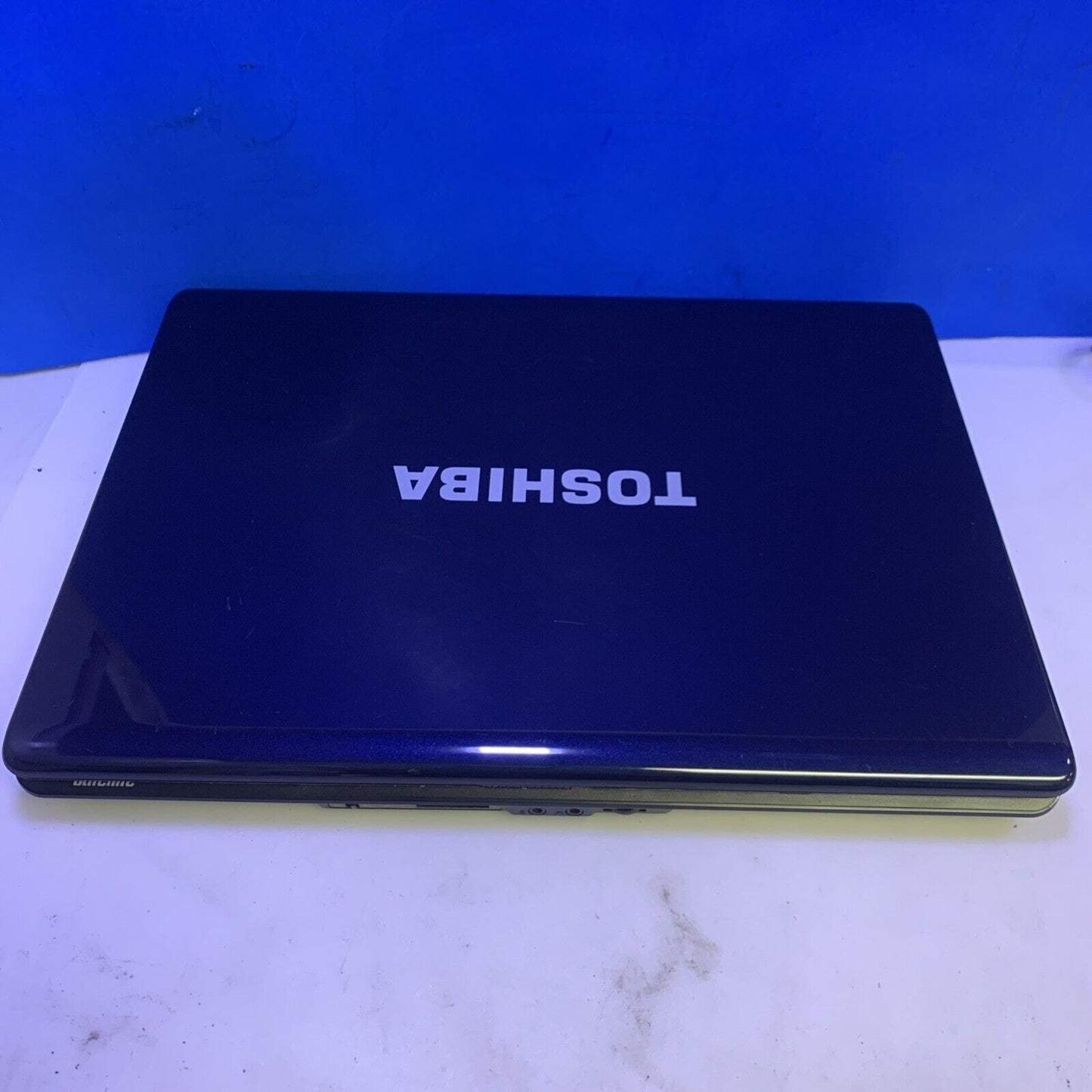 Toshiba Satellite L300D-04P 15.4” T5800 2GB RAM 160GB HD Windows XP SP3
