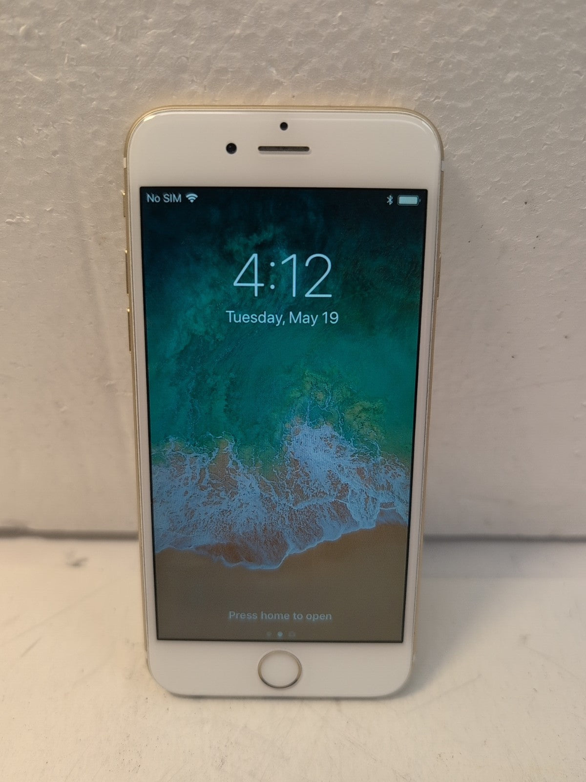🔥 Nice Apple iPhone 6 Smart Phone  16GB  (Unlocked)  A1549  -