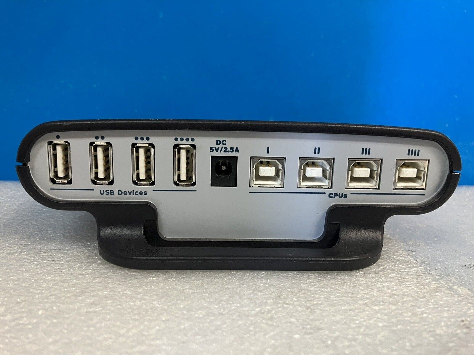 ~ Belkin 4x4 USB Peripheral 4-Ports External USB Peripheral Sharing Switch W/ AC