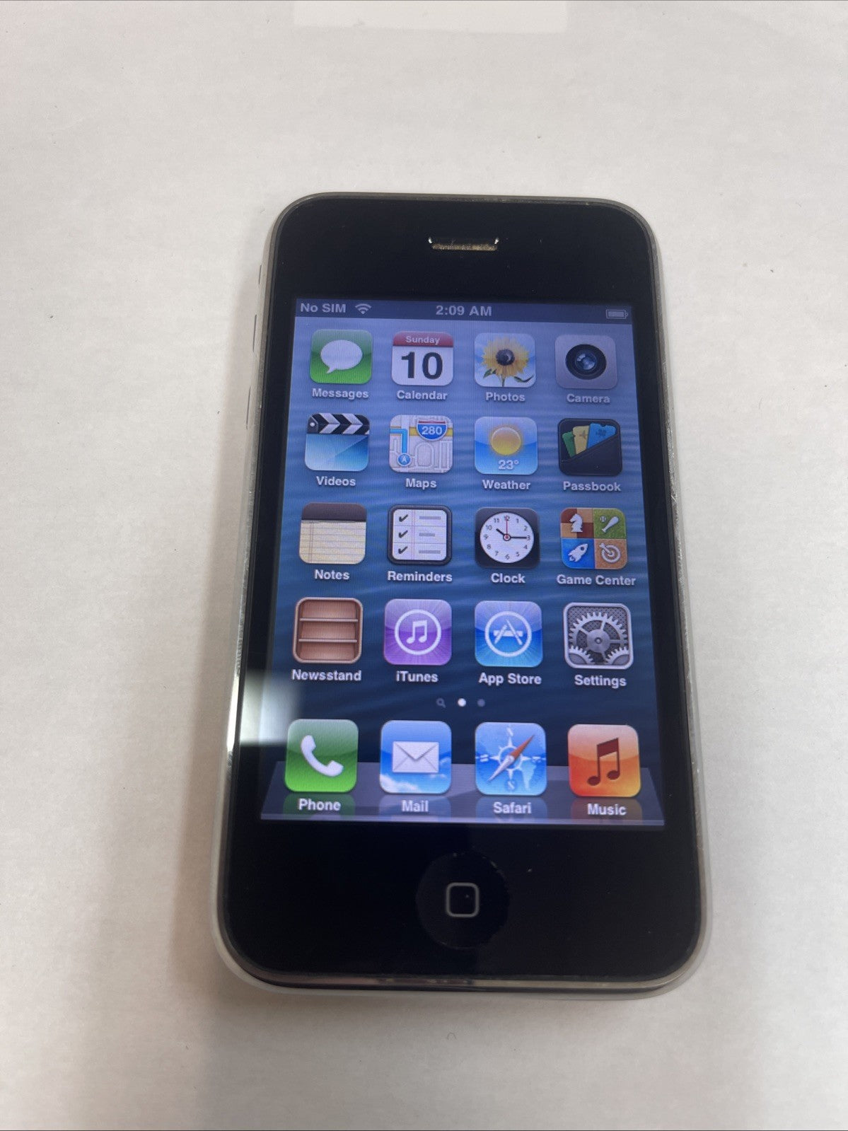 🔥 Apple iPhone 3GS 16GB Black (Model MD137LL/A)  iOS 6.1.6 (for Telus)
