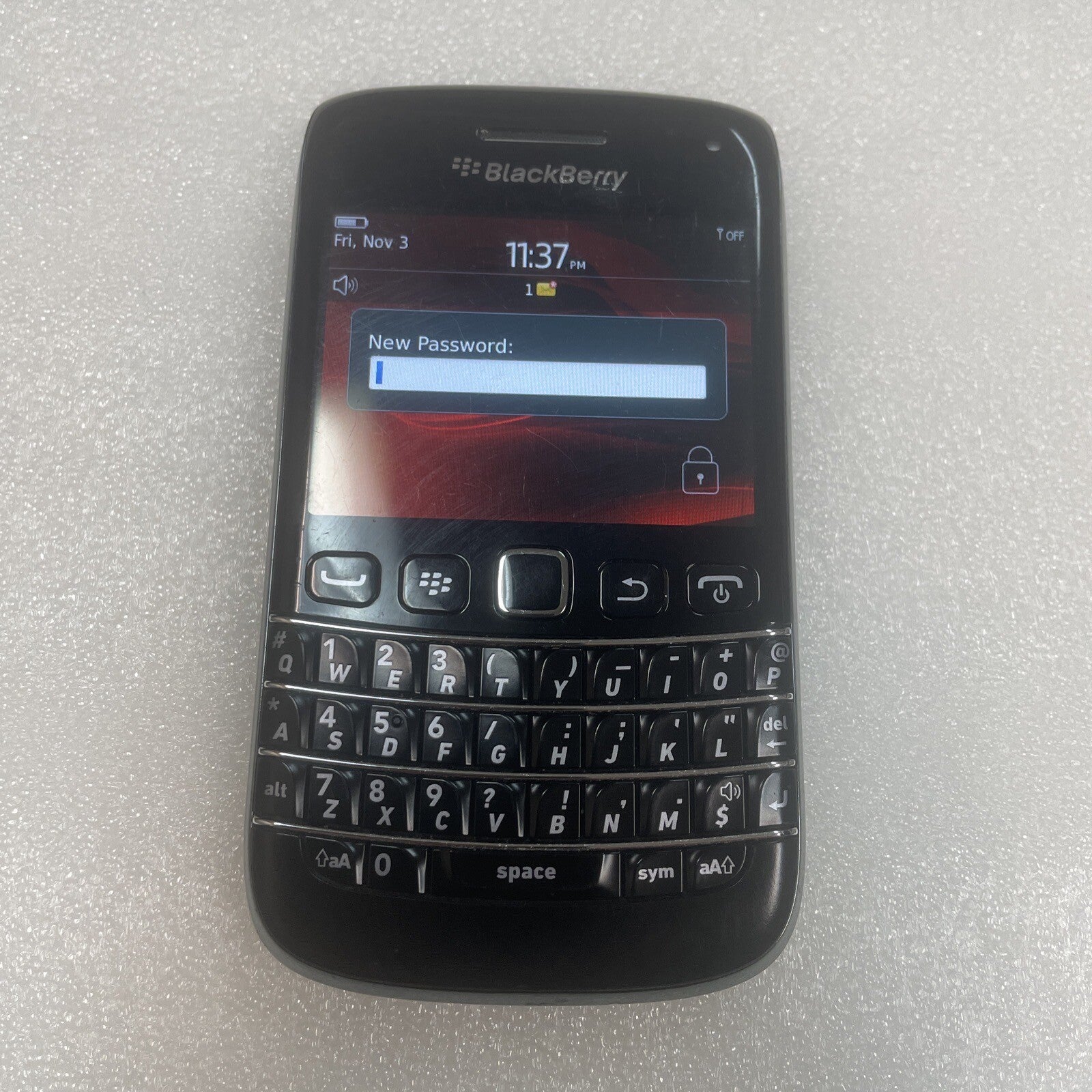 (Nice)  BLACKBERRY BOLD 9790 8G cell phone (carrier: BELL)