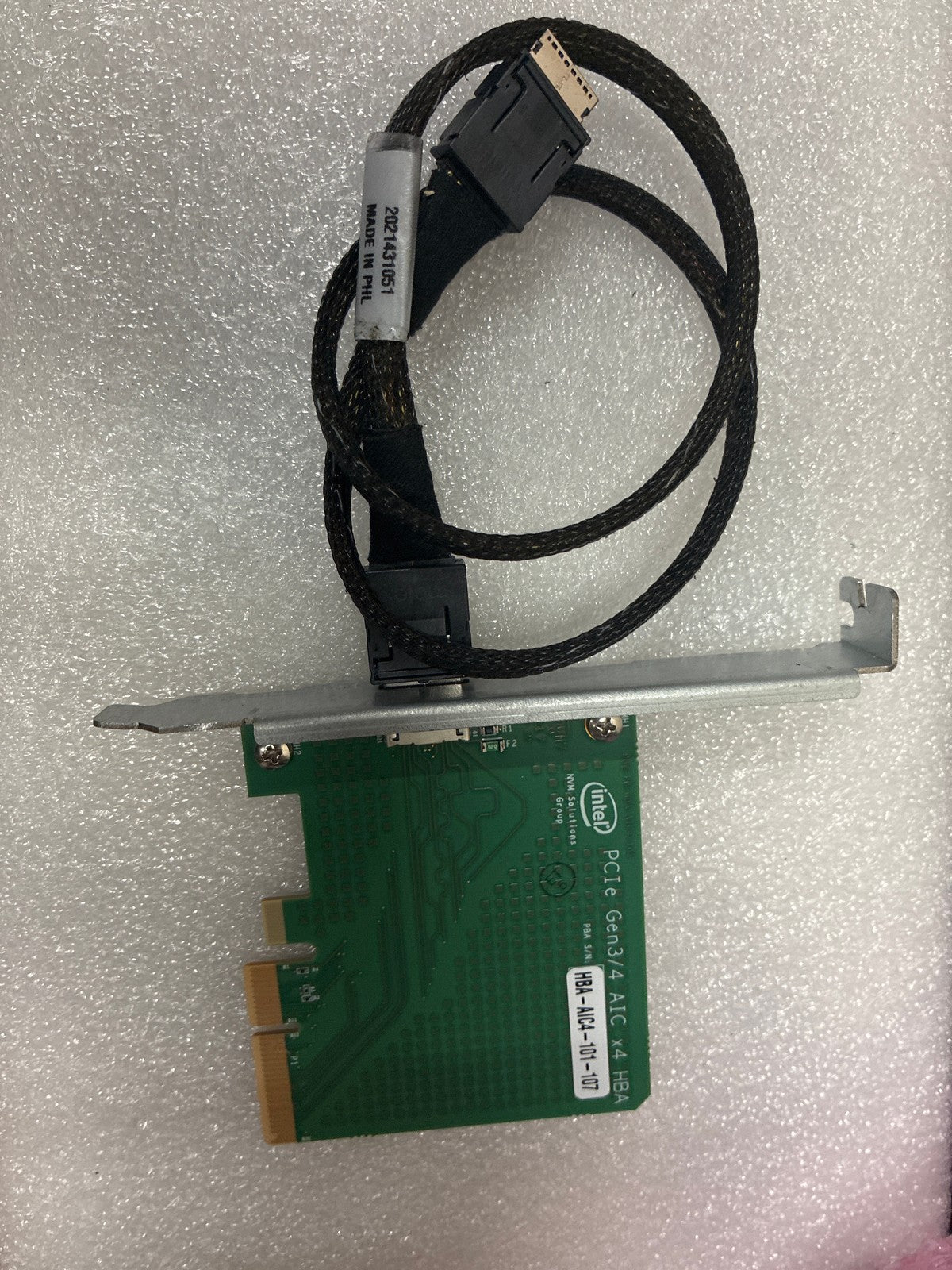 🔥 Intel HBA-AIC4-101-107 PCIe Gen3/4 x4 HBA Card with Cable
