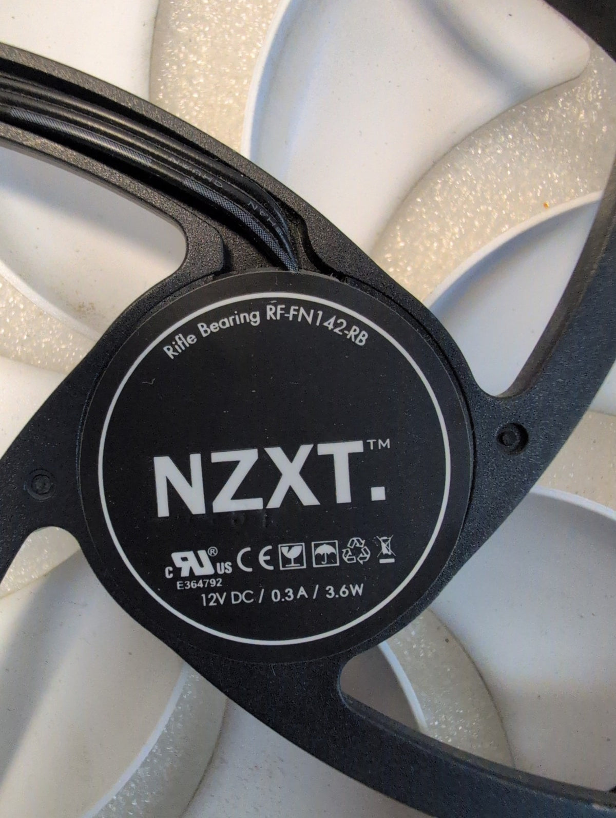 🎸 NZXT Rifle Bearing Case Fans RF-FN122-RB RF-FN142-RB White 3-Pin Lot of 2