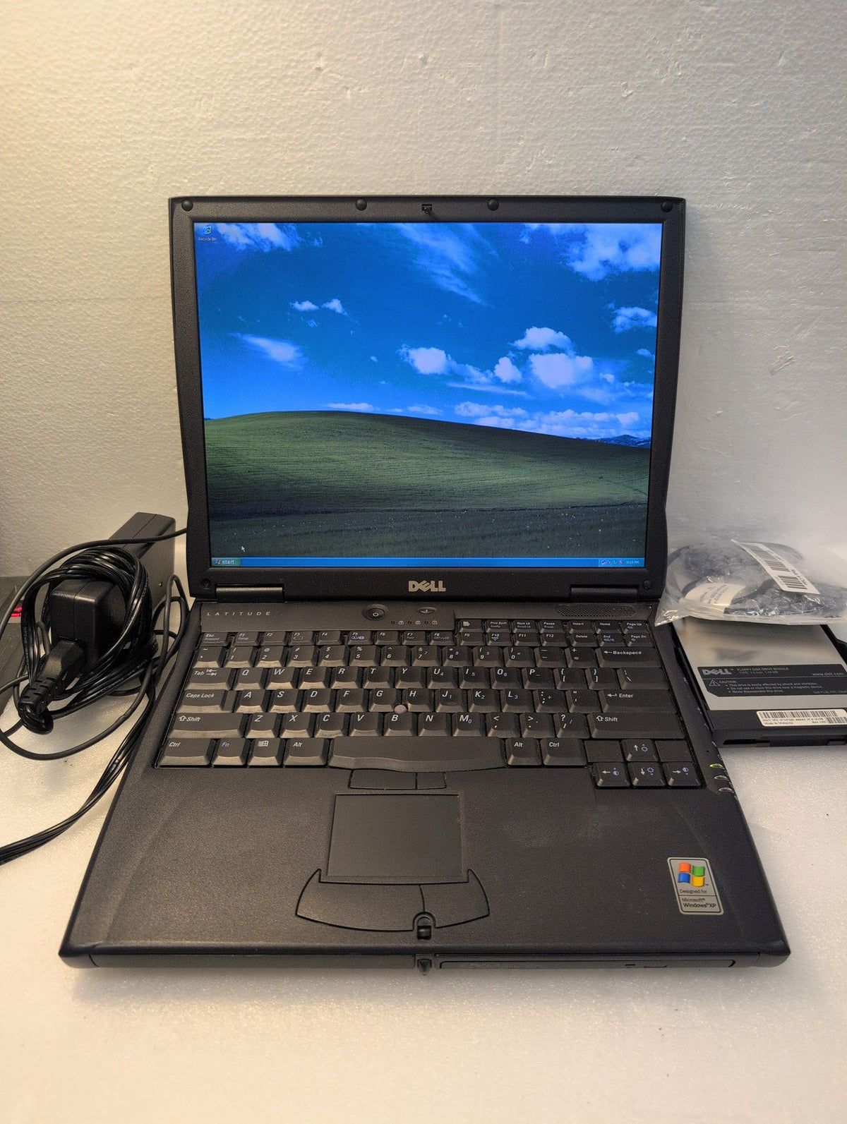 🎸 Dell Latitude C640 Laptop Pentium 4-M 2.2GHz 1GB RAM 40GB HDD (NO OS, READ)