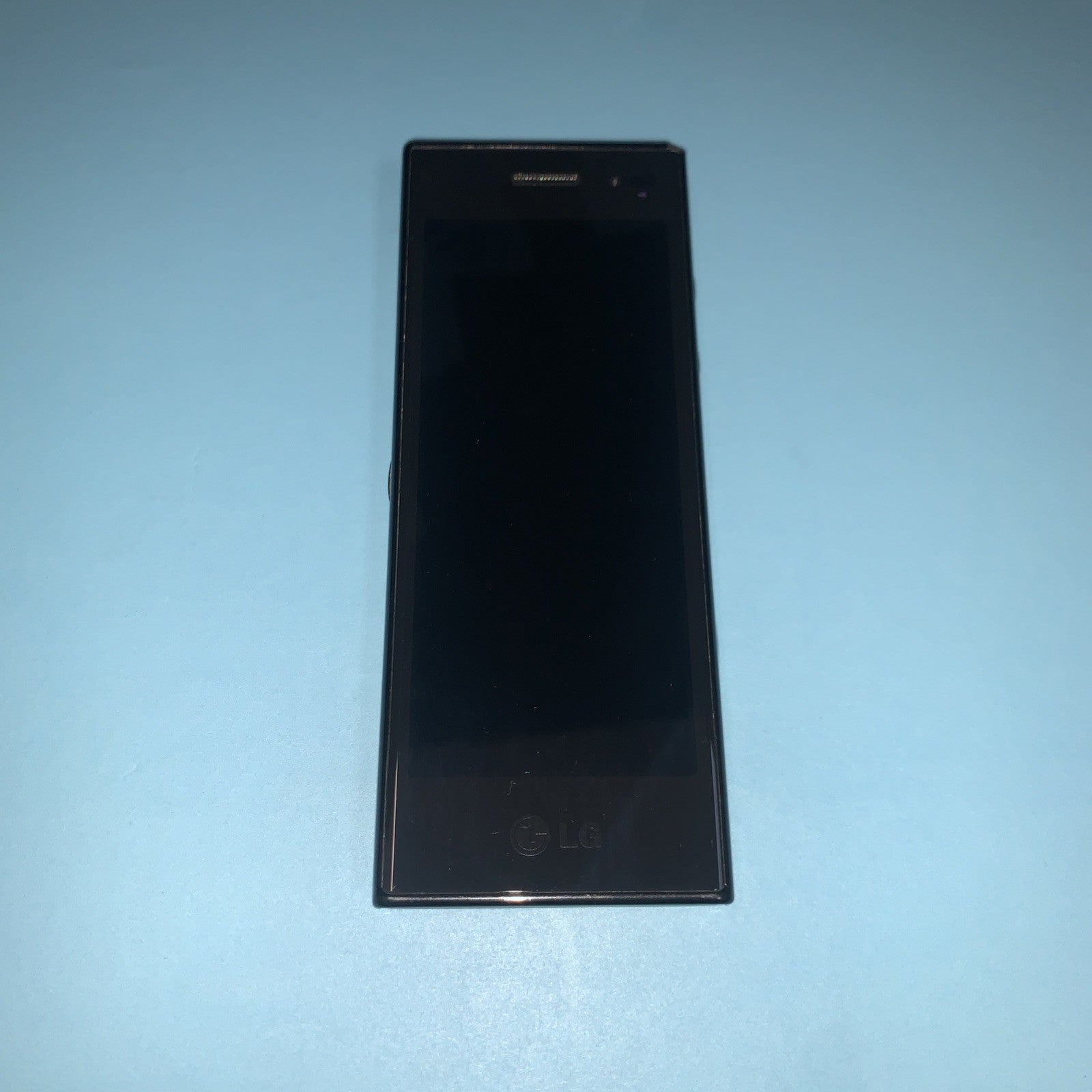 (carrier: Telus) LG BL40 Chocolate 4.01″ 5 MP camera phone (missing parts)