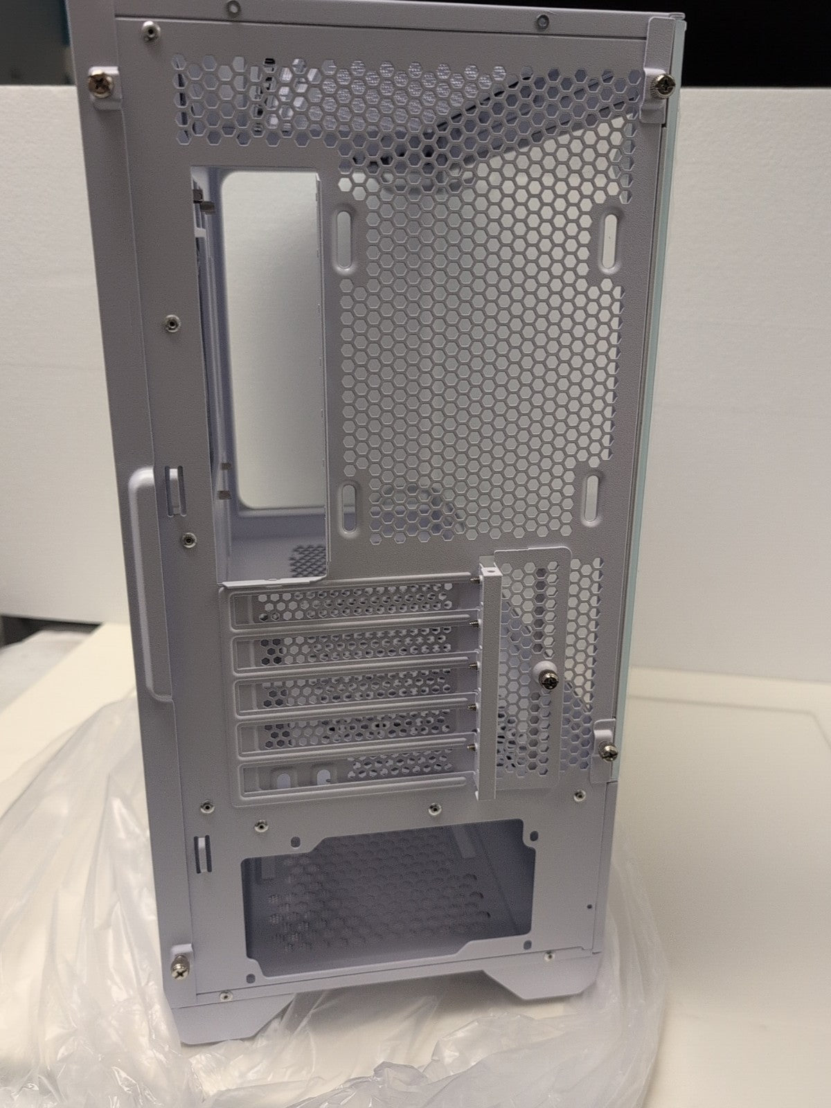 New in box VALKYRIE B360W VK03-M Glass White ATX Computer Case With Fans -