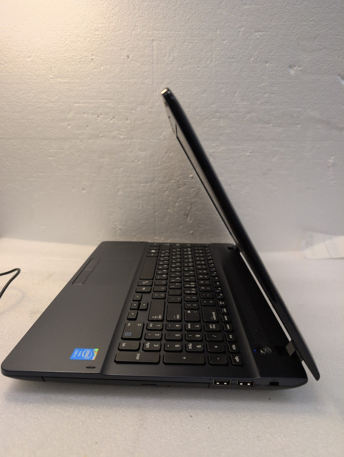 🎸 Samsung NT270E5R 270E 15.6in Laptop i5-4200U 8GB 120GB SSD Win10 READ