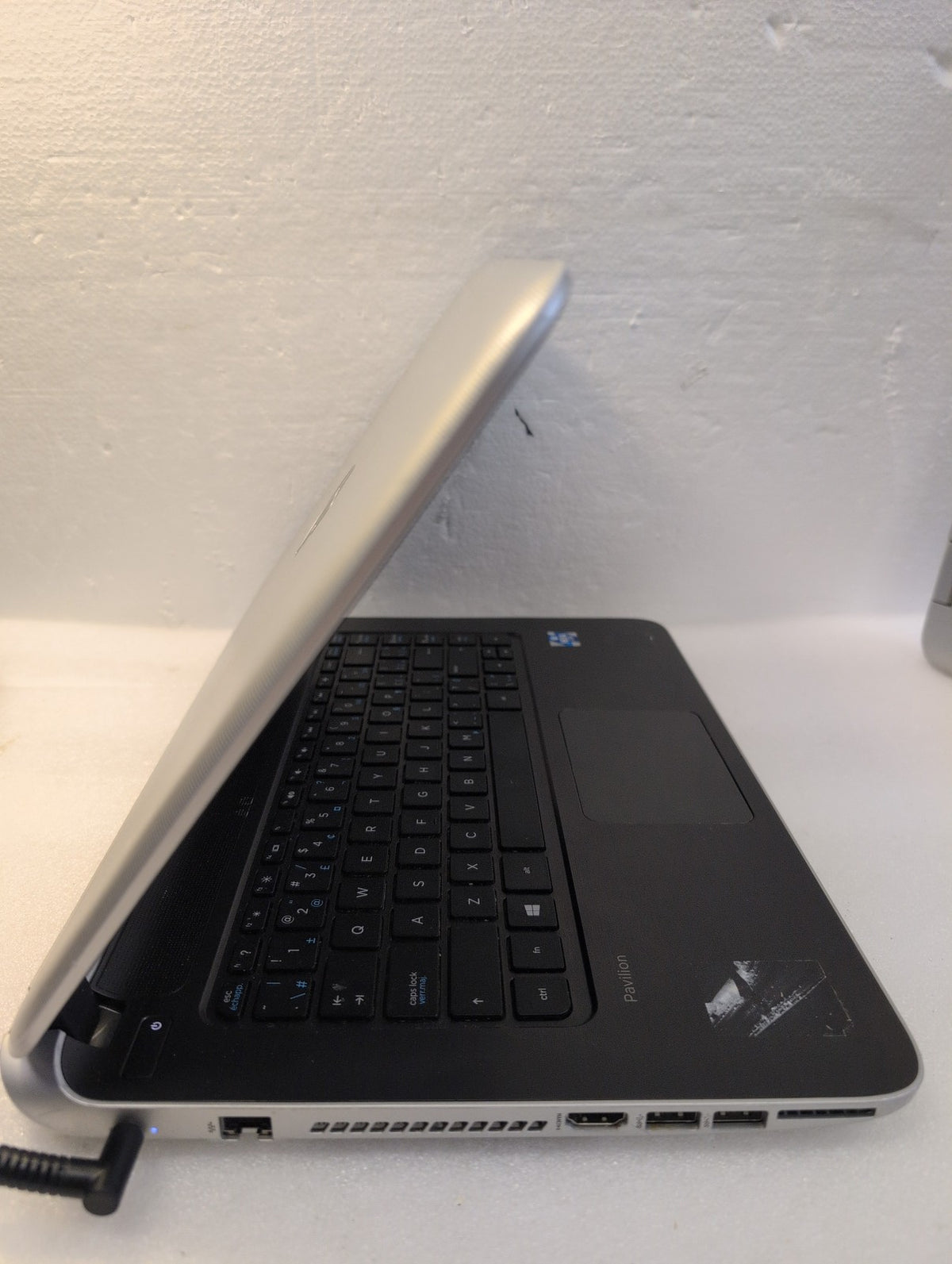🎸 HP Pavilion 14" V148ca Touch Laptop Hexa-Core 2.0GHz CPU/8GB/ 1TB HDD /Win10