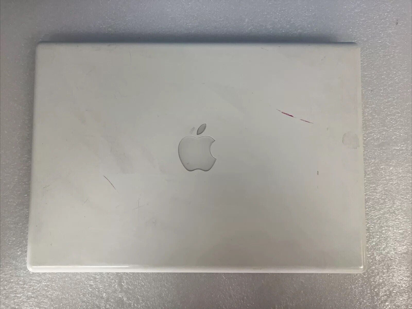 ~ Apple MacBook 13" Laptop 2008 A1181 Intel C2D CPU / 2GB / 160GB HDD (Read) ~