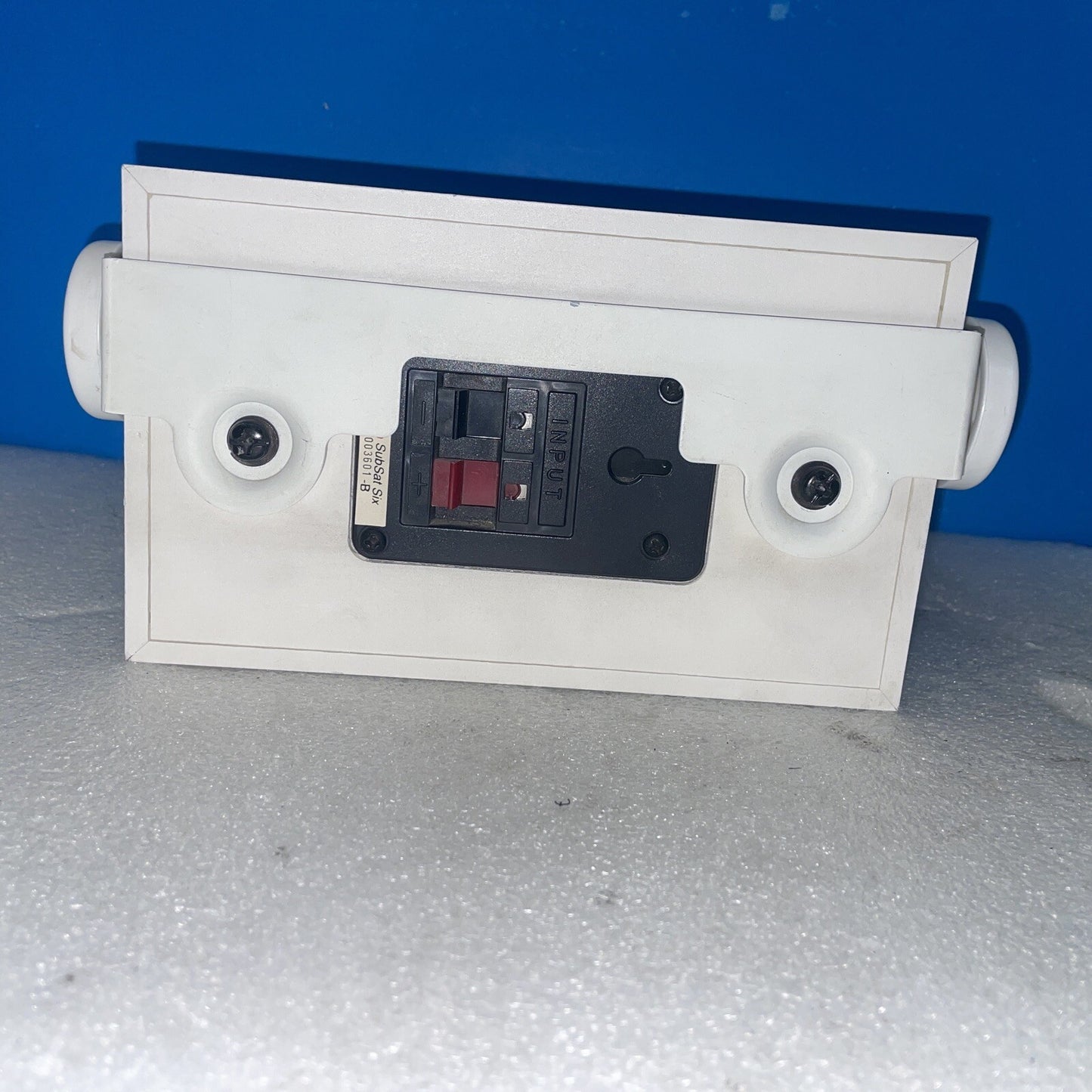 1× Boston Acoustics SubSat Six speaker