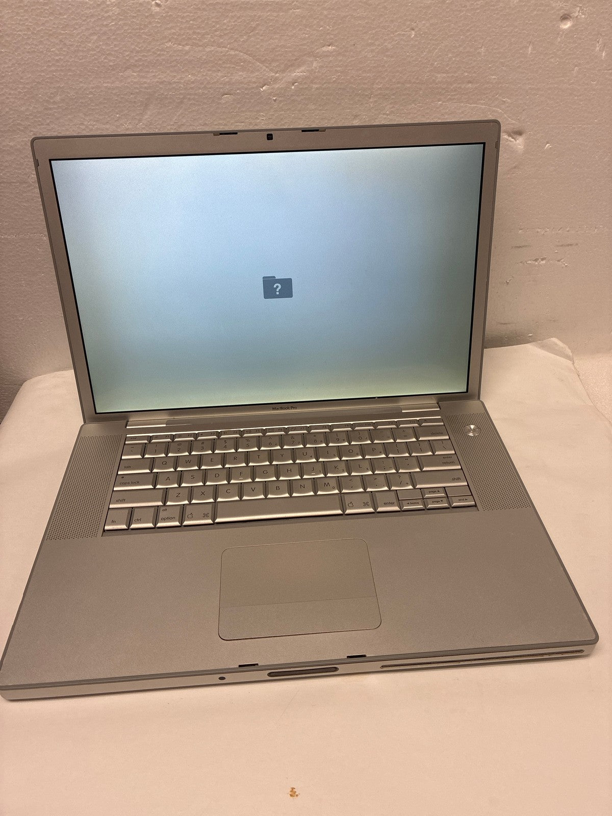 🔥 Apple MacBook Pro A1211Intel Core Duo 2.16GHz 1GB RAM Silver 15.4 inch AS IS