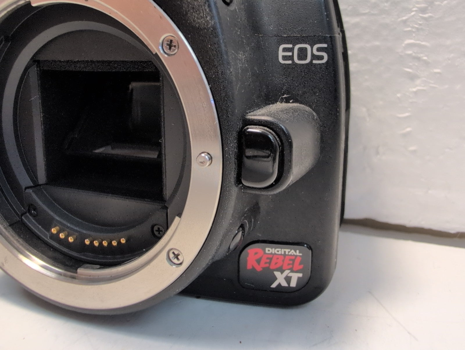 🔥 Canon EOS Rebel XT 8.0MP Digital SLR DSLR Camera Body Only (READ) -