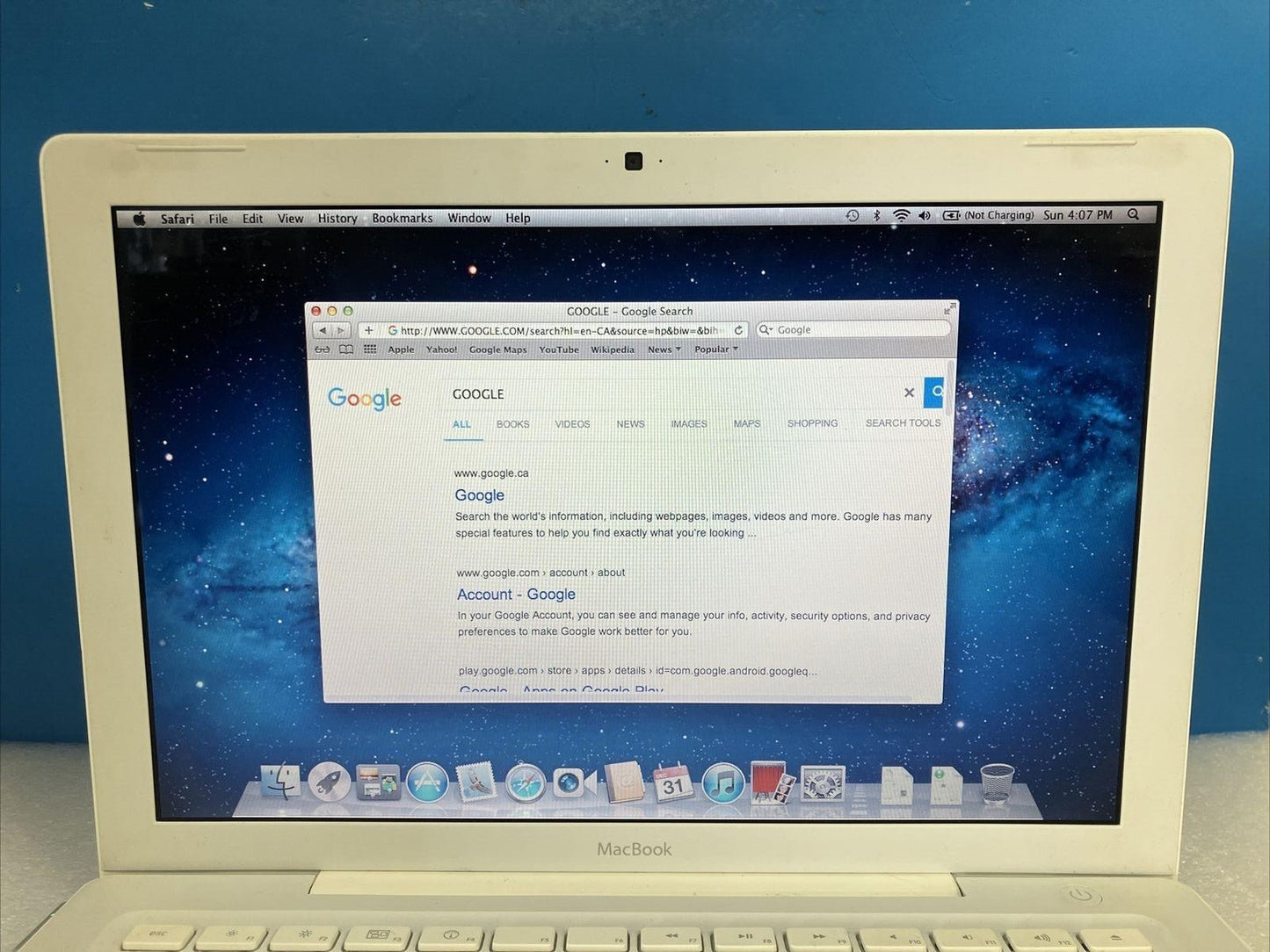~ Apple MacBook 13" Laptop 2008 A1181 Intel C2D CPU / 2GB / 160GB HDD (Read) ~