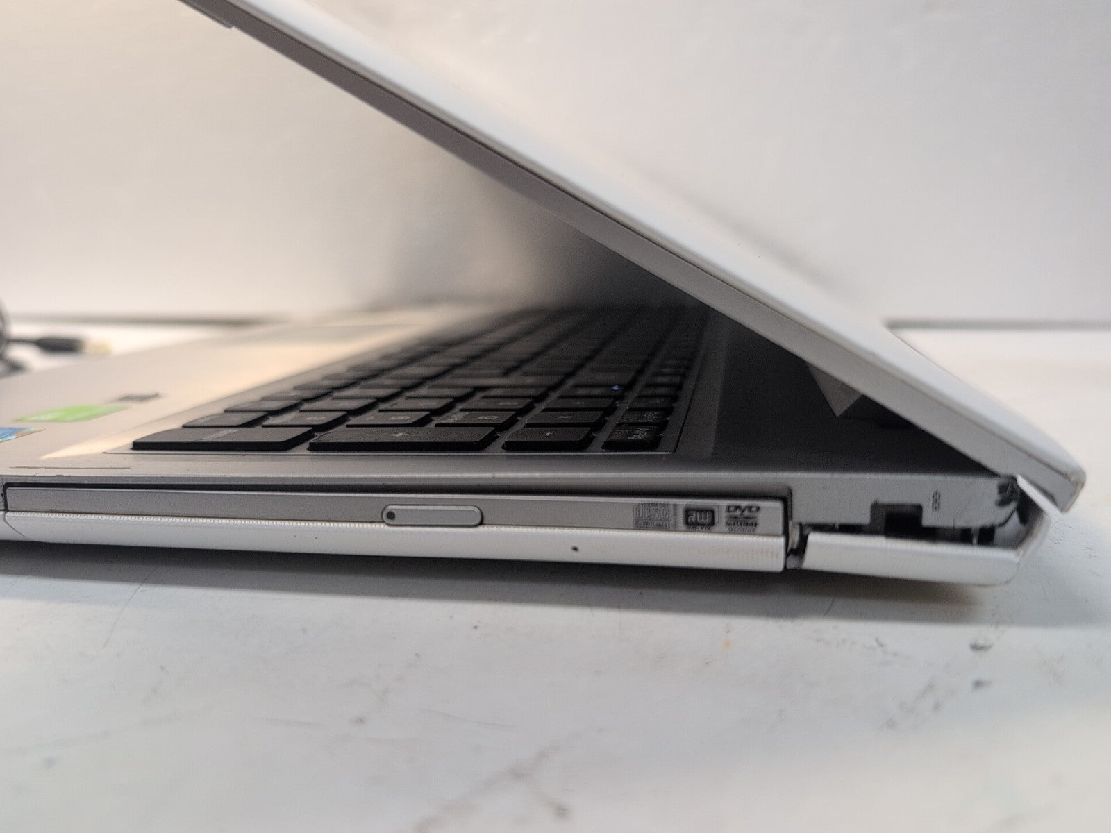 🔥 (AS IS, HINGE ISSUE) Lenovo Z50-70 15.6" LAPTOP  i7-4510U /4GB RAM/NO SSD -
