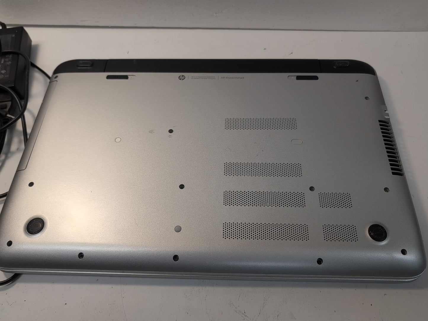 HP Pavilion Protect Smart Touch  Screen 17" Laptop i5-5200U/8GB/250GB SSD/Win10-