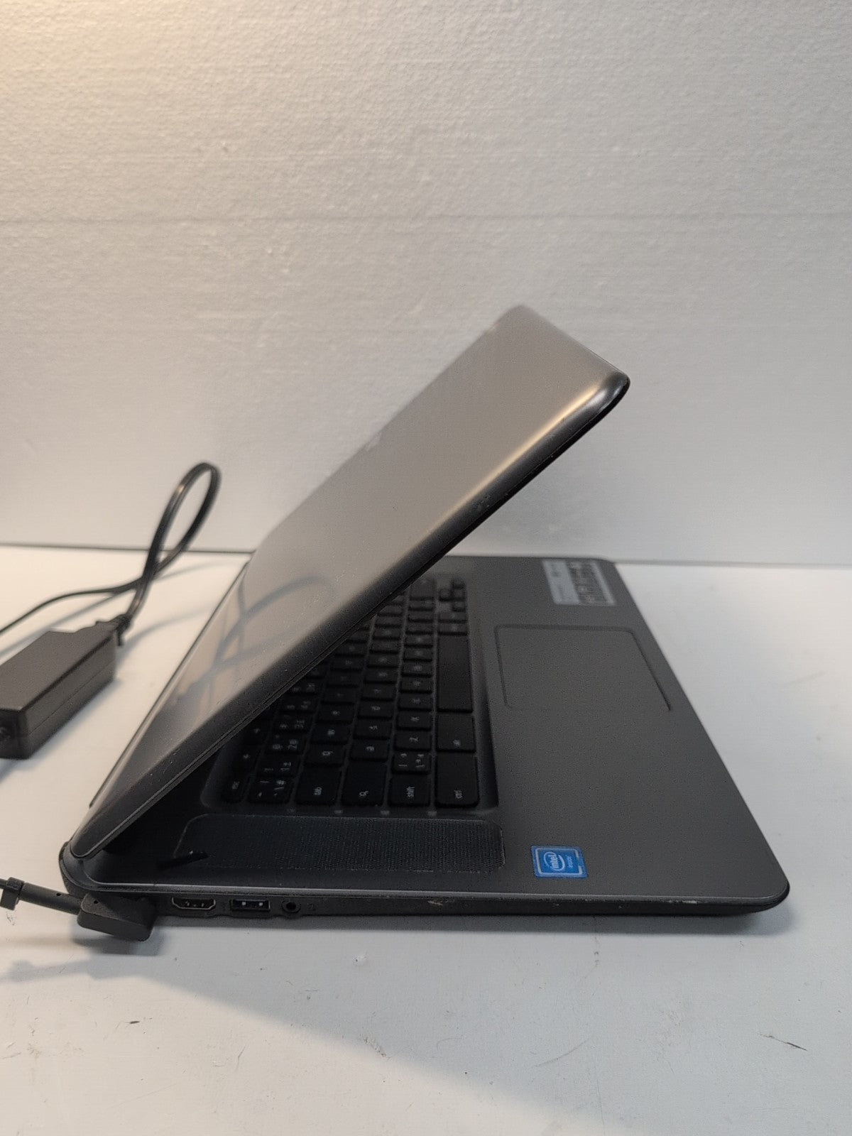 Acer Chromebook 15 CB3-532 N15Q9 15" /ATOM X5-E8000 CPU/ 2GB RAM/16GB SSD -