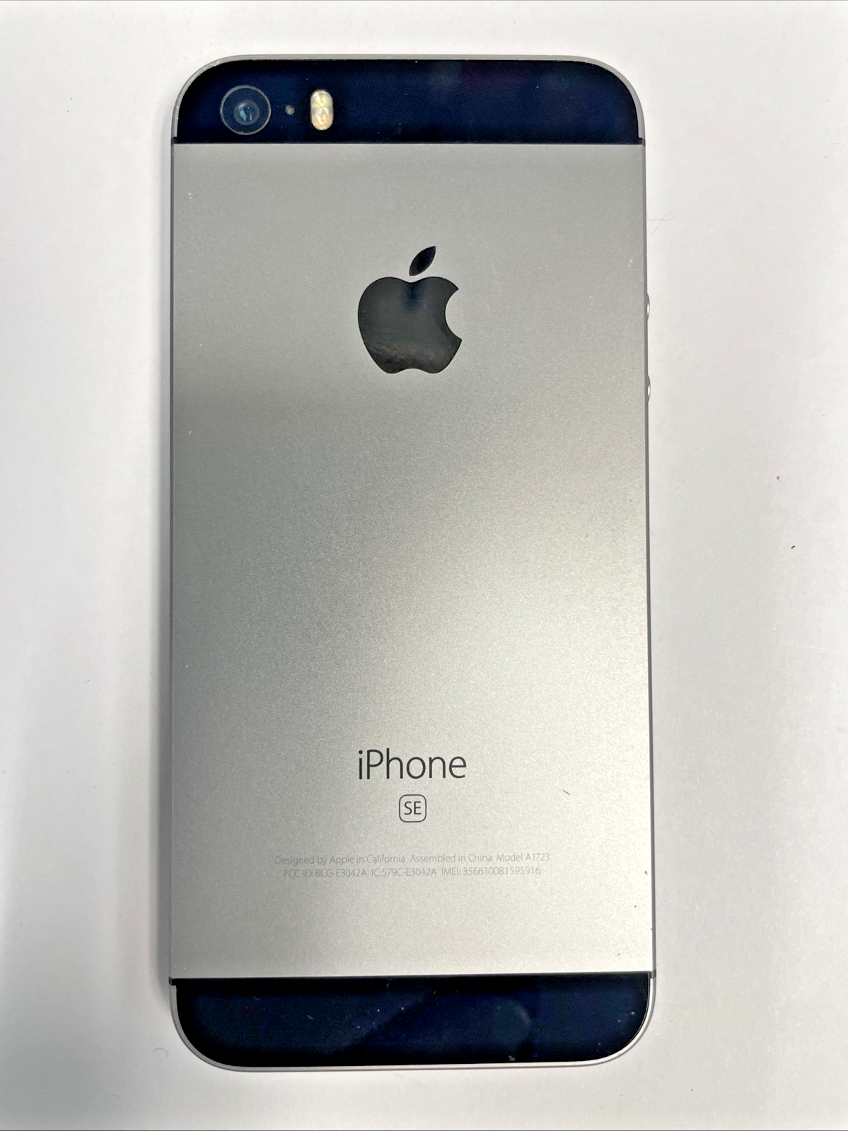 🔥Nice Apple iPhone SE A1723 Smartphone 32G Silver  UNLOCKED +