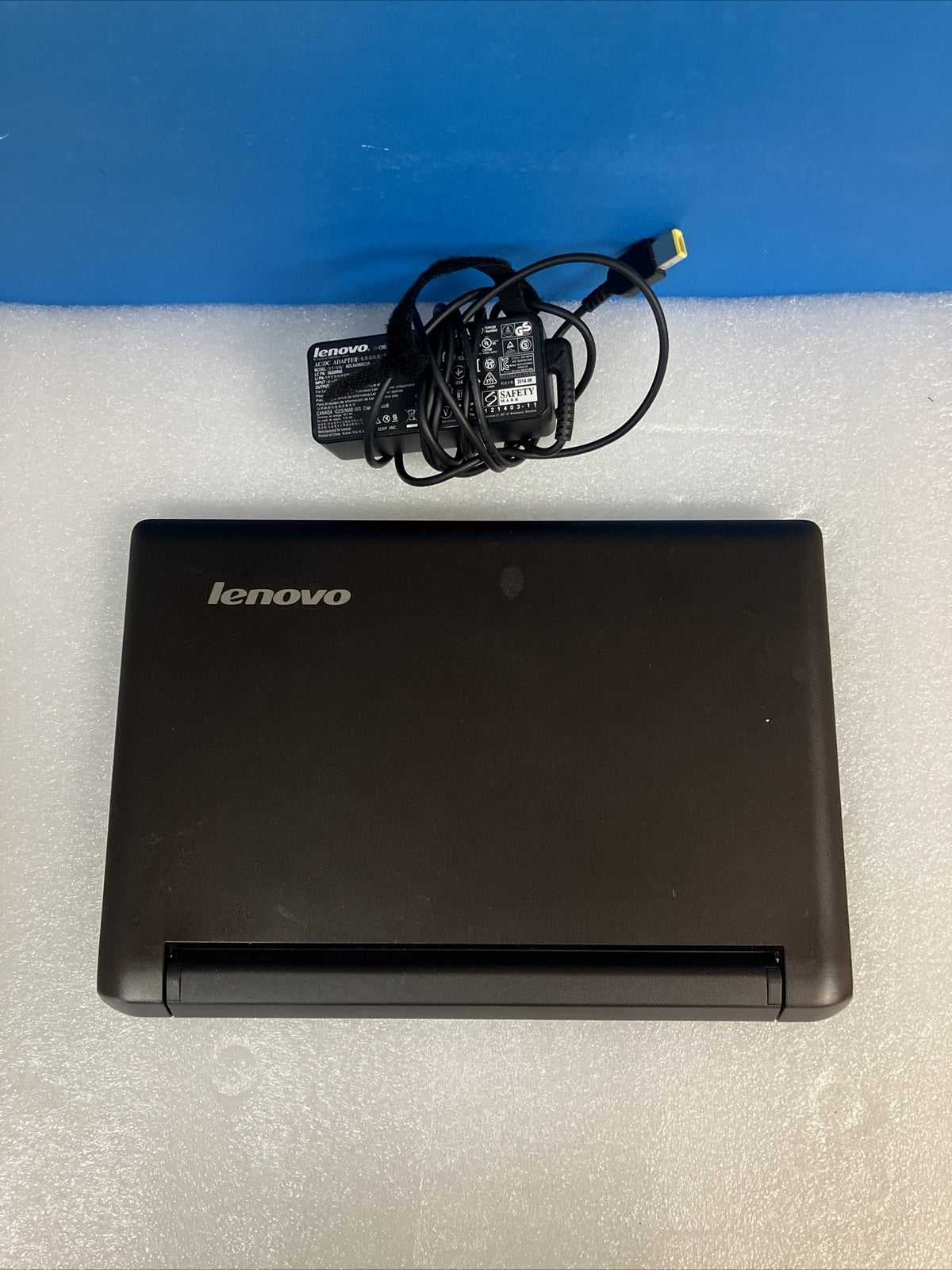 Lenovo IdeaPad Flex 10 Touchscreen Laptop Celeron N CPU, 2GB RAM (Bad Battery) ~