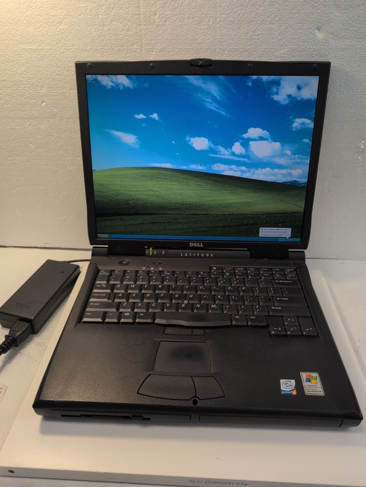 🔥NICE Dell Latitude C840 15" Laptop Pentium4 2.0GHz /1GB RAM /30GB HDD/WinXP  -