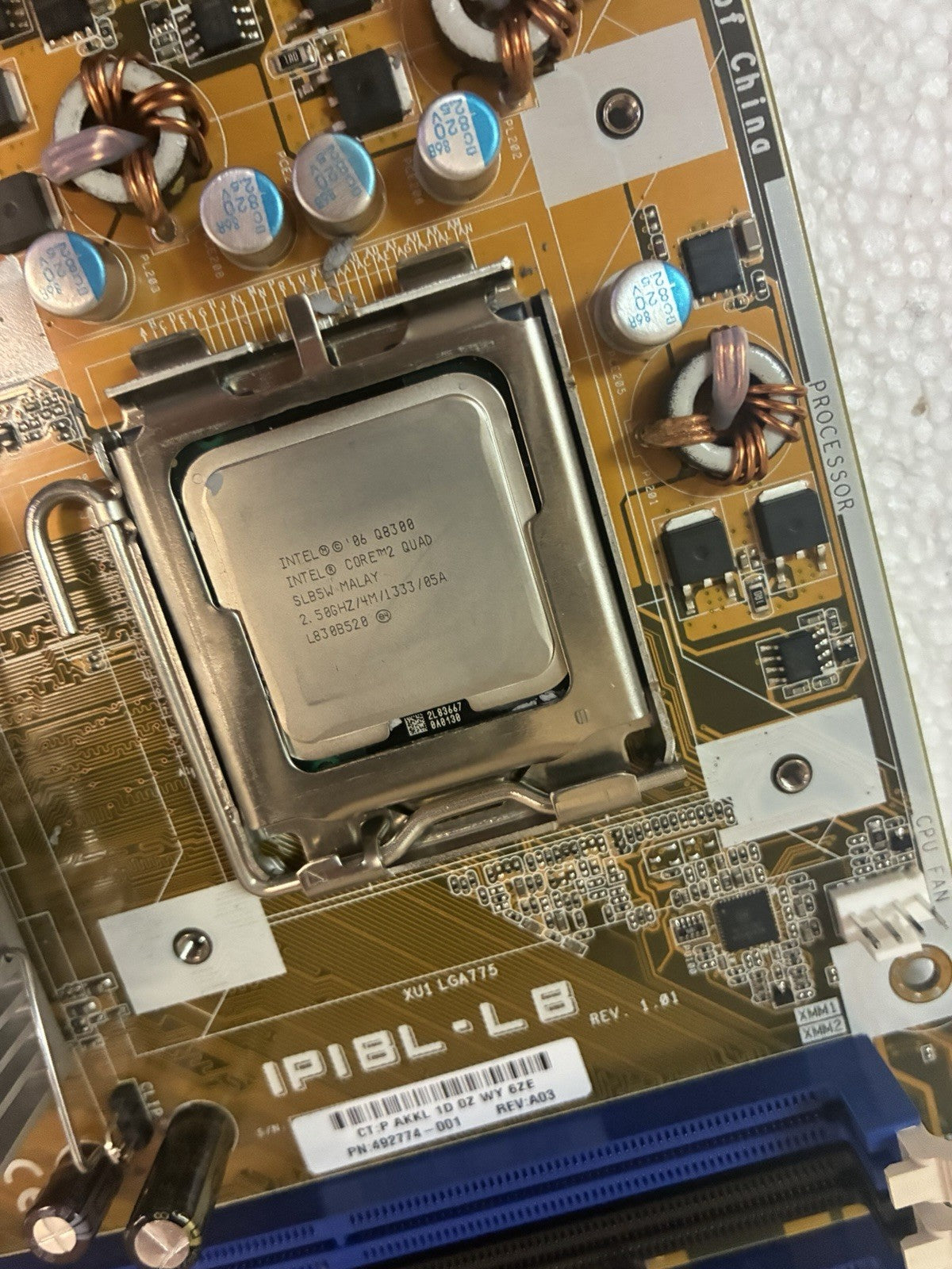 🔥 ASUS IPIBL-LB w/ Intel 4- Core Q8300 CPU motherboard