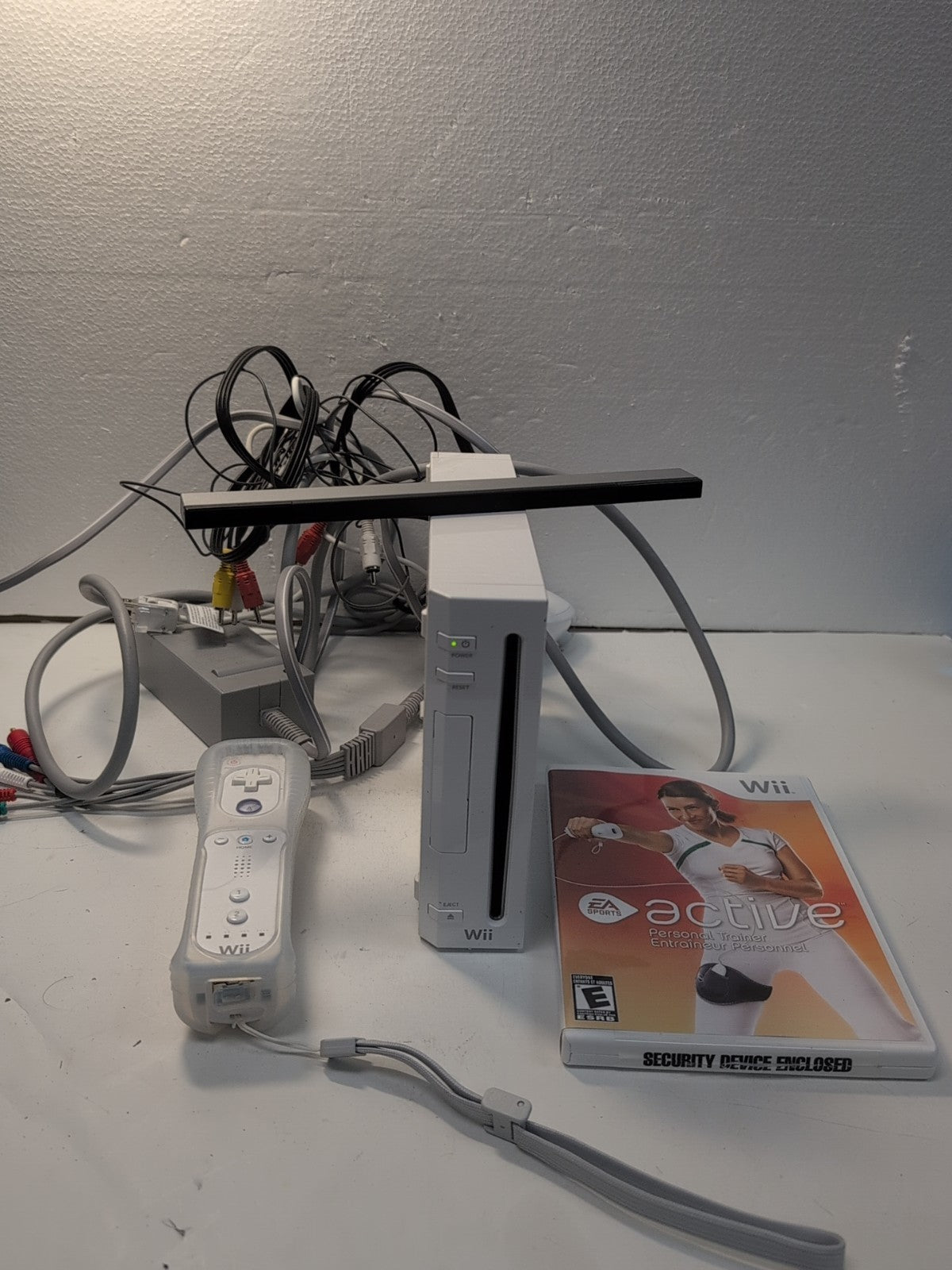 🔥 Nintendo RVL-001 USA Wii Console w/ Controller, Sensor, Cables, Game Disk -