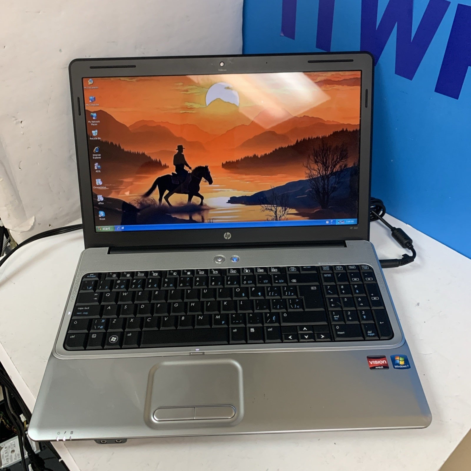 Nice～ HP Pavilion G61 AMD Athlon II M320 3GB Ram 250GB ATi 2400 GPU Windows XP