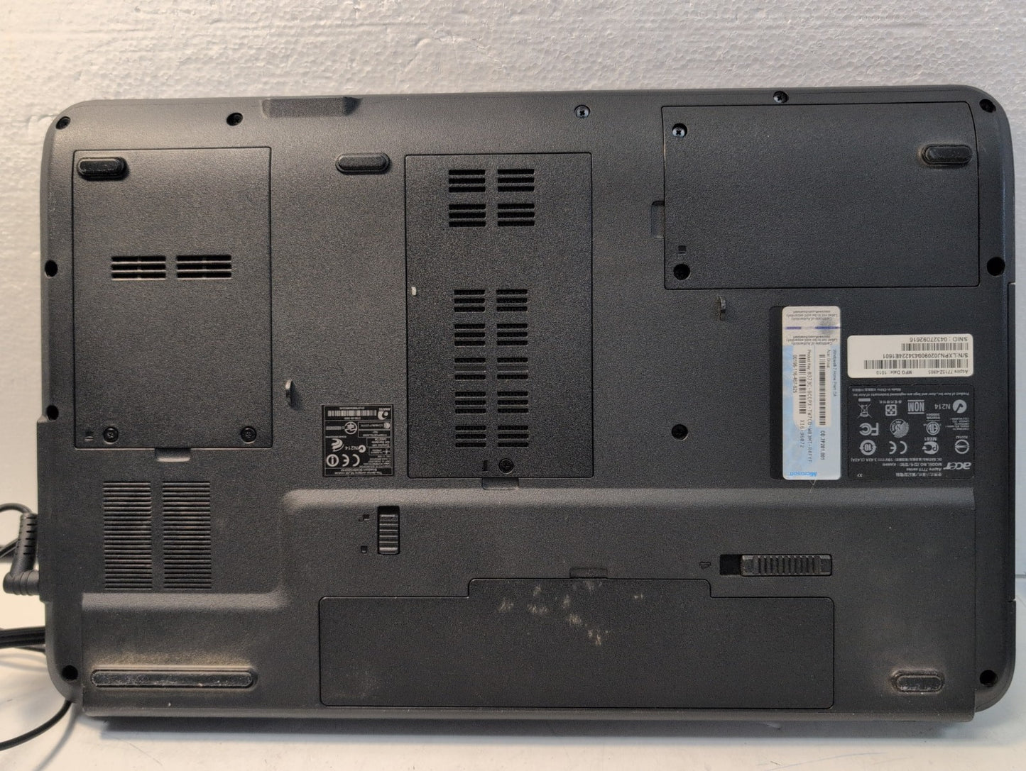 🔥 Acer Aspire 7715 17"  Laptop Intel T4500 CPU /4GB RAM /320GB HDD/ WIN XP -