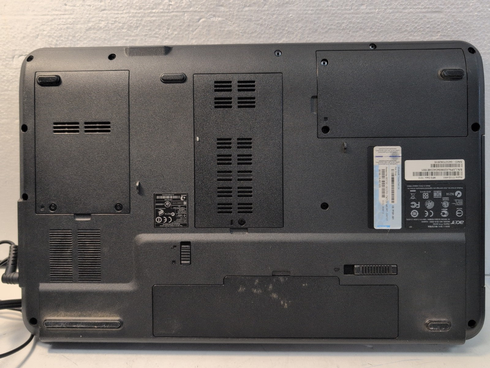 🔥 Acer Aspire 7715 17"  Laptop Intel T4500 CPU /4GB RAM /320GB HDD/ WIN XP -