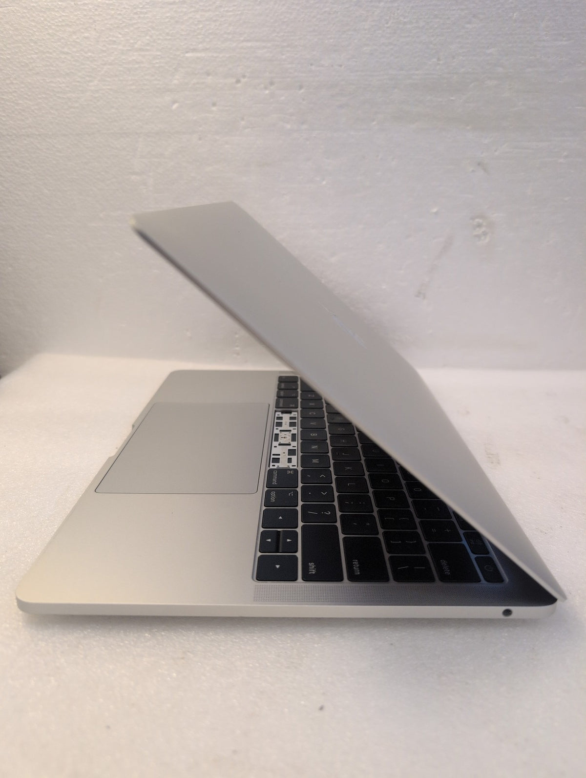 🎸 Apple MacBook Pro 13" 2017 A1708 2.3GHz i5 8GB RAM 256GB SSD (NO AC, READ)