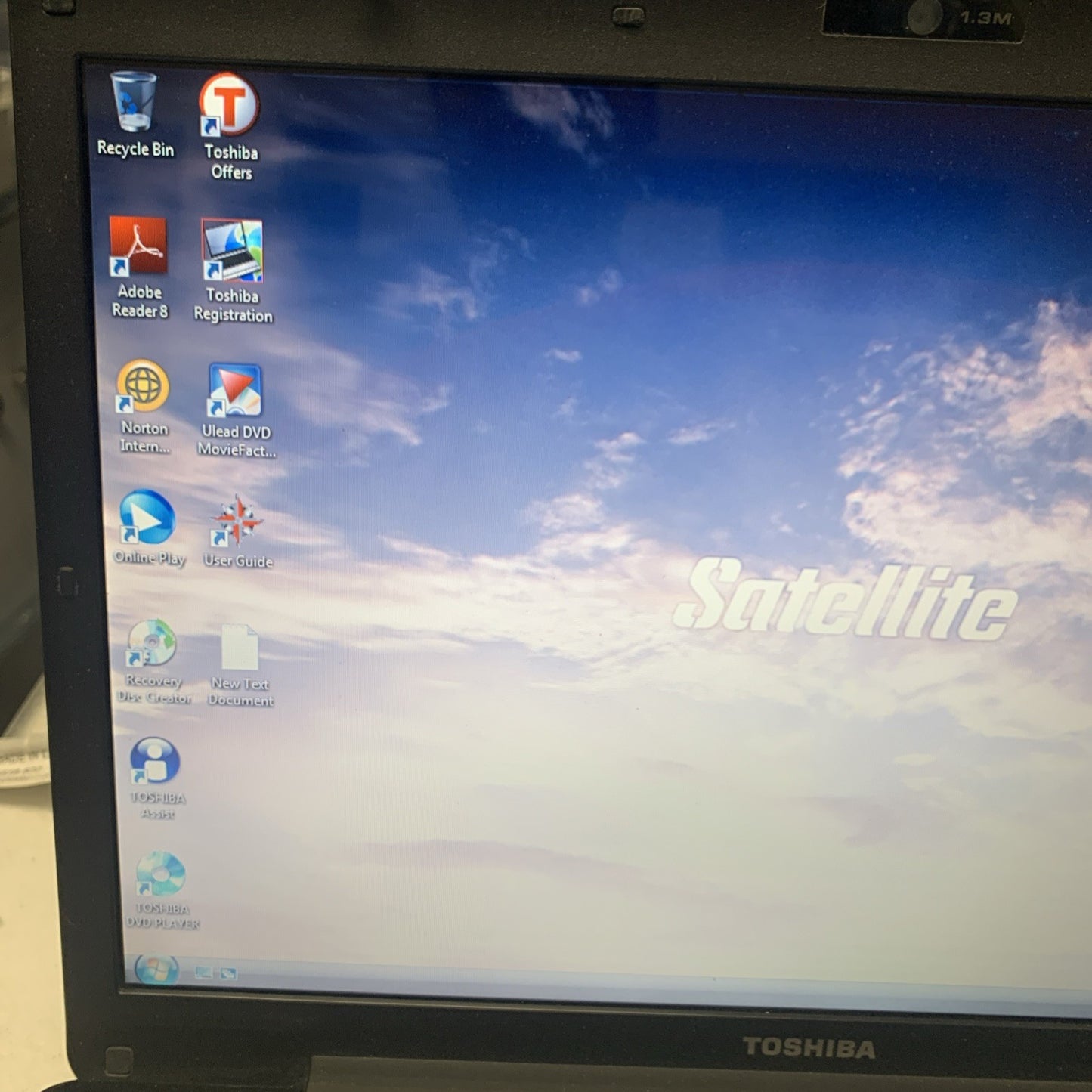 Toshiba Satellite A200-TH1 Intel T5450 2GB 200GB Windows Vista (original) laptop