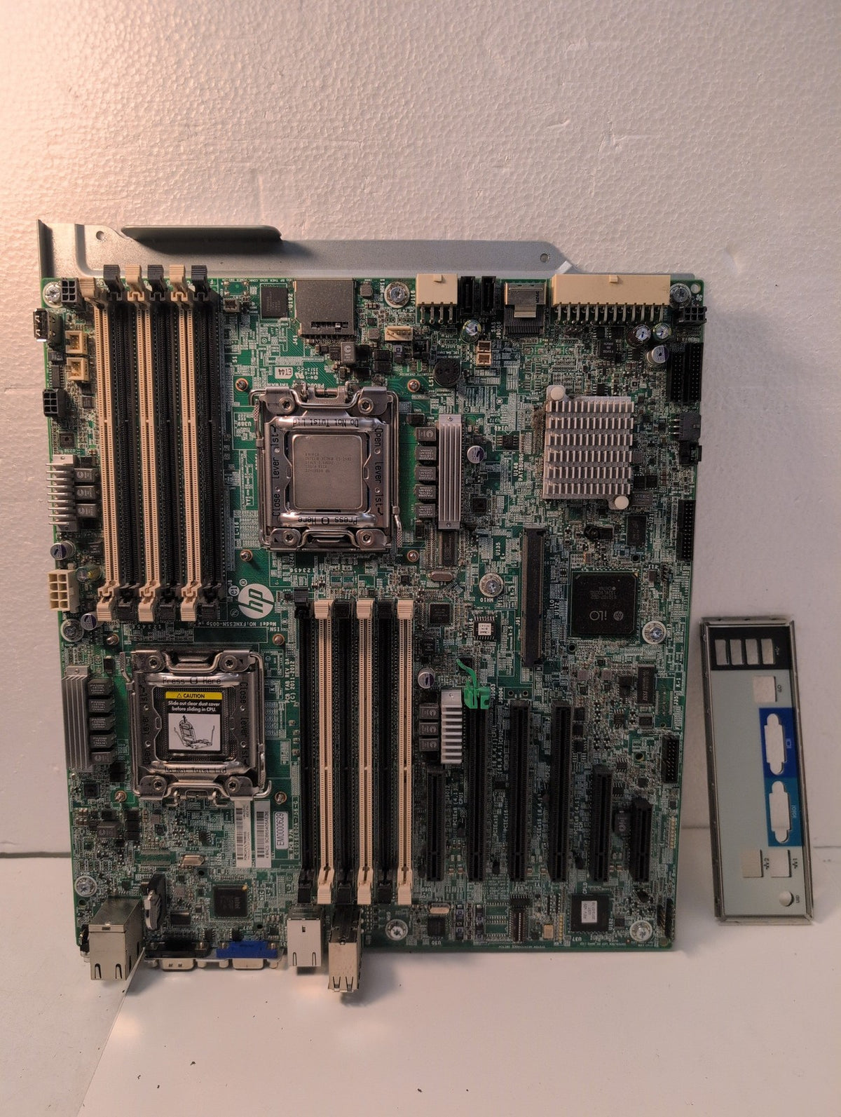 HP For HP ML350E Gen8 Server Motherboard 641805-002 with Xeon E5-2403 CPU -