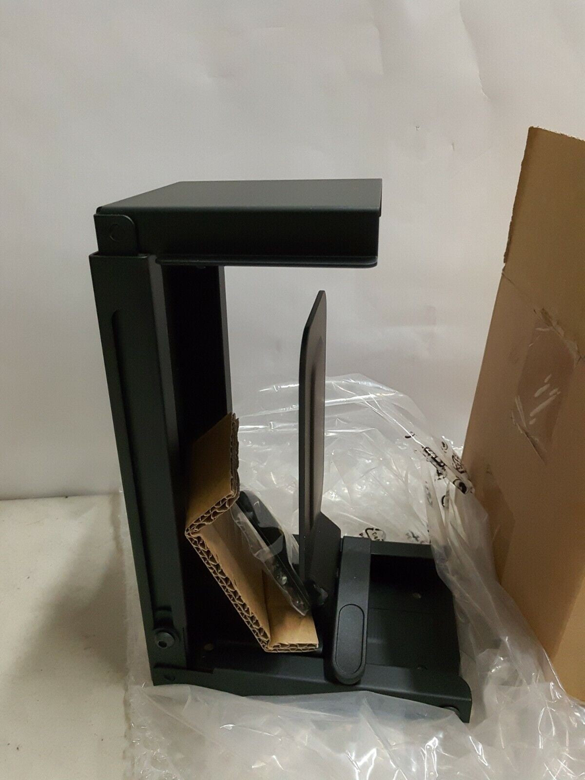 - OPEN BOX CS-50 CPU HOLDER (WIDTH 50mm~100mm,HEIGHT 200mm~358mm)